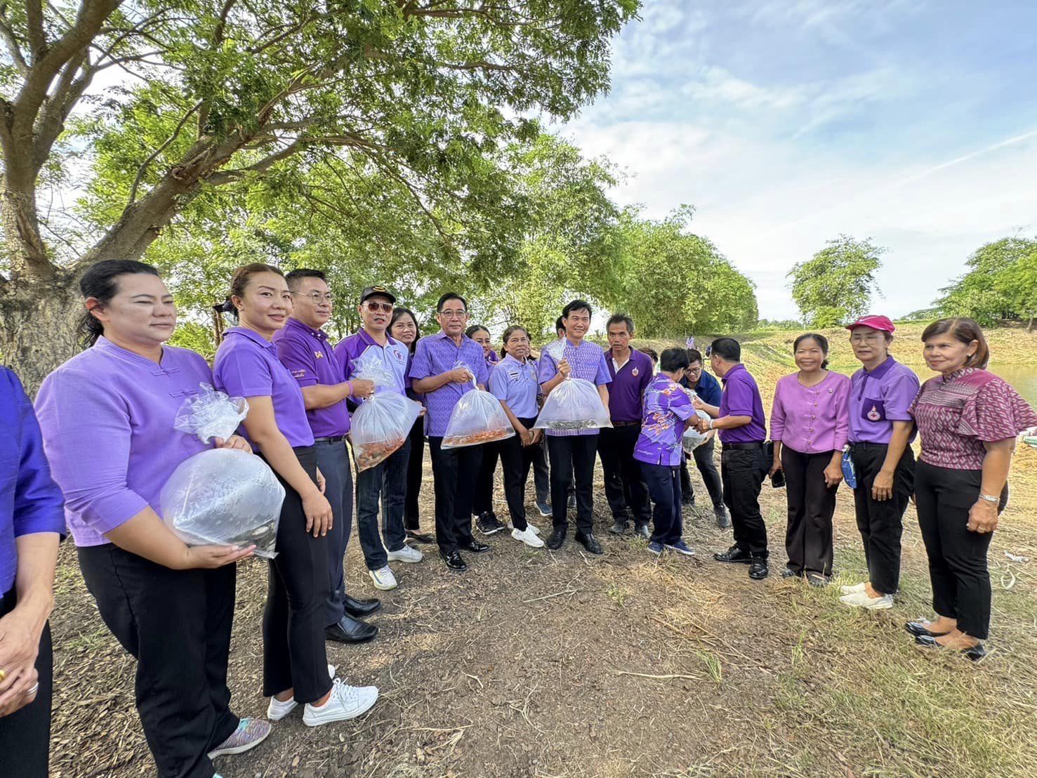 พช.กรุงเก่า จัดกิจกรรม”เอามื้อสามัคคี ทำความดี ถวายเป็นพระราชกุศล”เนื่องในโอกาสวันเฉลิมพระชนมพรรษา สมเด็จพระนางเจ้าฯ พระบรมราชินี วันที่ 3 มิถุนายน 2567