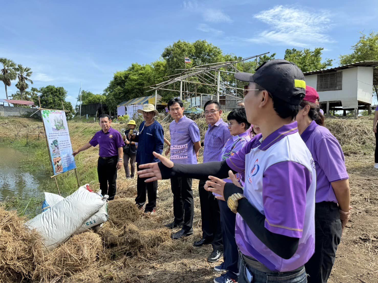 พช.กรุงเก่า จัดกิจกรรม”เอามื้อสามัคคี ทำความดี ถวายเป็นพระราชกุศล”เนื่องในโอกาสวันเฉลิมพระชนมพรรษา สมเด็จพระนางเจ้าฯ พระบรมราชินี วันที่ 3 มิถุนายน 2567