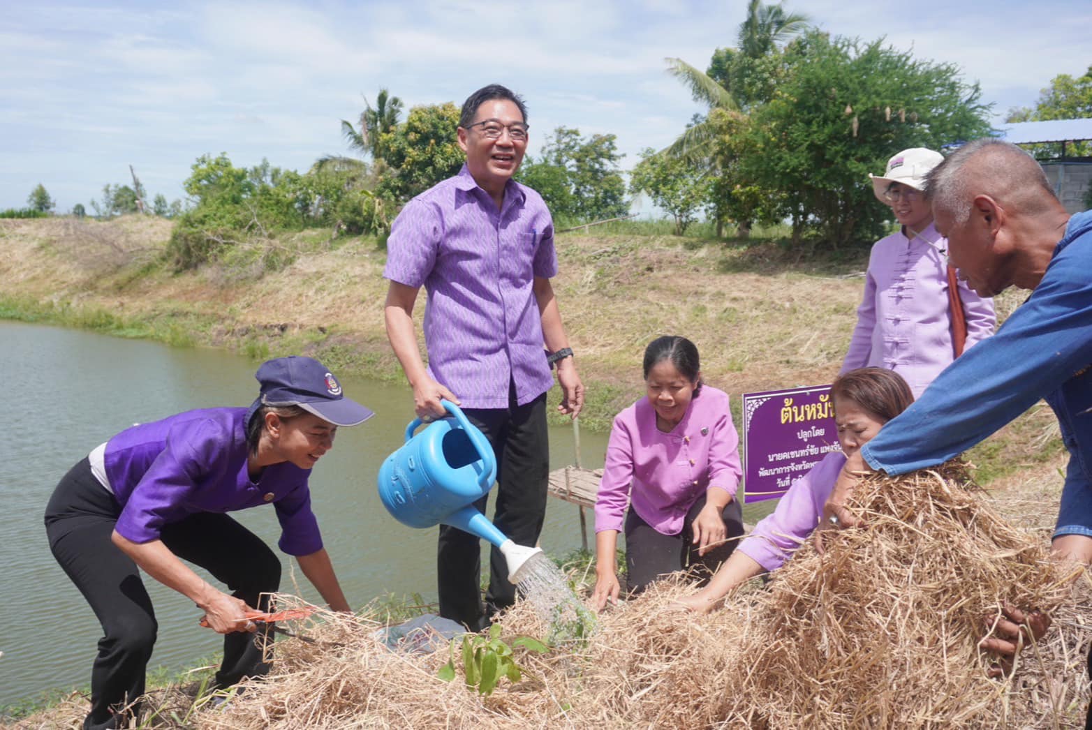 พช.กรุงเก่า จัดกิจกรรม”เอามื้อสามัคคี ทำความดี ถวายเป็นพระราชกุศล”เนื่องในโอกาสวันเฉลิมพระชนมพรรษา สมเด็จพระนางเจ้าฯ พระบรมราชินี วันที่ 3 มิถุนายน 2567