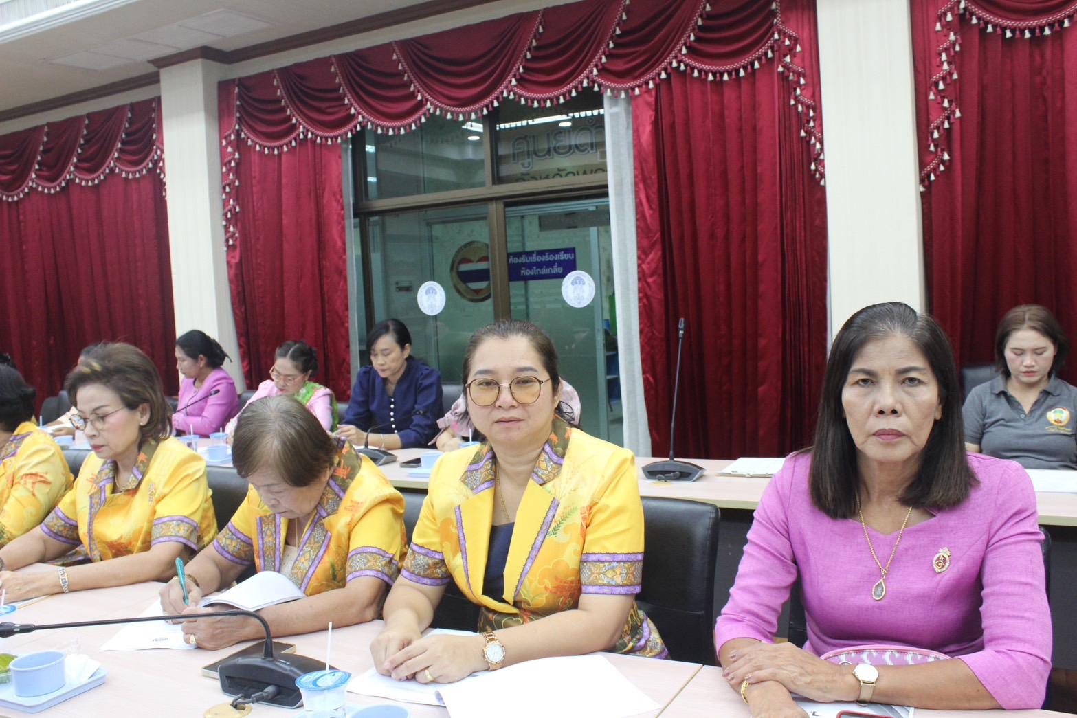 พช.กรุงเก่า จัดประชุมเชิงปฏิบัติการเสริมสร้างศักยภาพองค์กรสตรีเพื่อขับเคลื่อนการขจัดความยากจน
