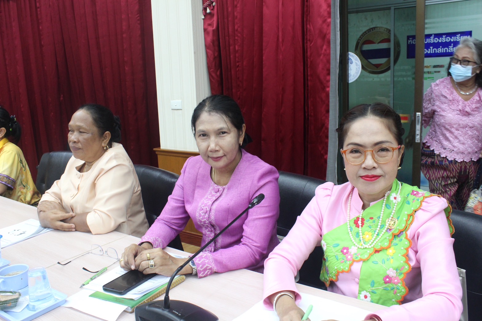 พช.กรุงเก่า จัดประชุมเชิงปฏิบัติการเสริมสร้างศักยภาพองค์กรสตรีเพื่อขับเคลื่อนการขจัดความยากจน