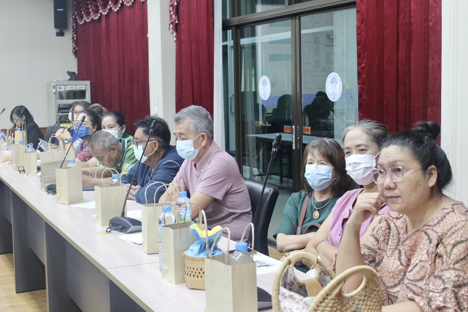 พช.อยุธยา จัดประชุมเตรียมความพร้อมโครงการส่งเสริมและเพิ่มช่องทางการตลาดผลิตภัณฑ์ชุมชน (Road Show OTOP Ayutthaya)