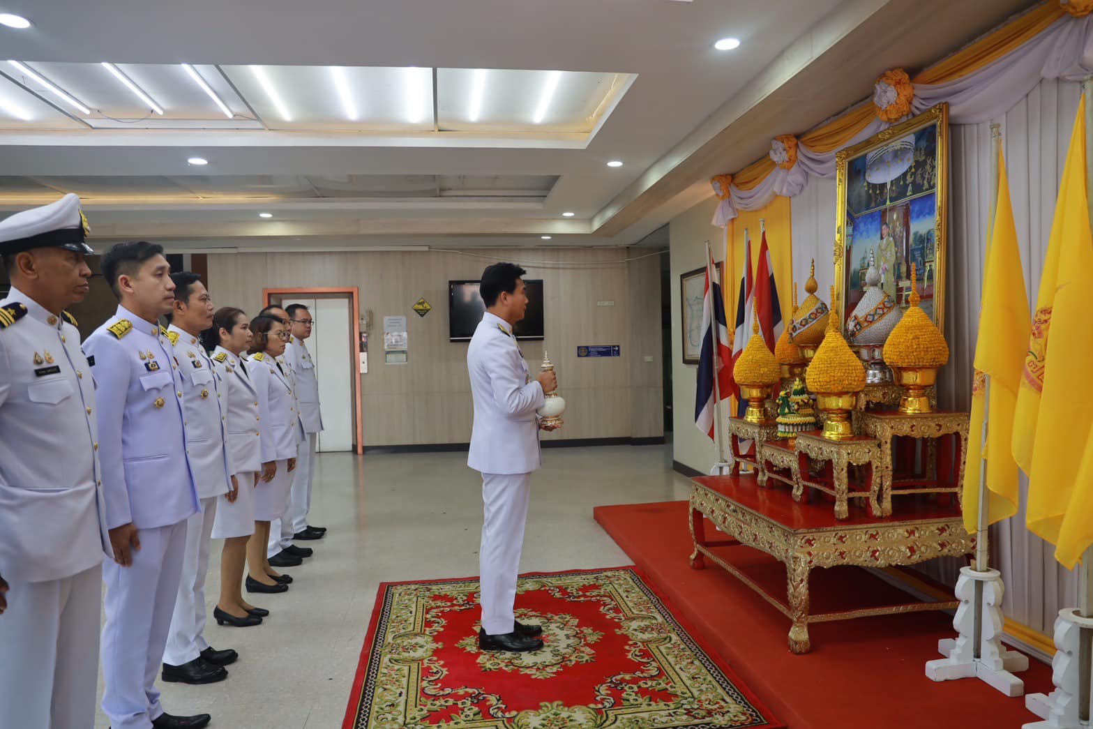 พช.อยุธยา ร่วมพิธีเชิญคนโทน้ำพระพุทธมนต์ศักดิ์สิทธิ์จากห้องพระยาโบราณราชธานินทร์ ศาลากลางจังหวัดพระนครศรีอยุธยา ไปยังกระทรวงมหาดไทย