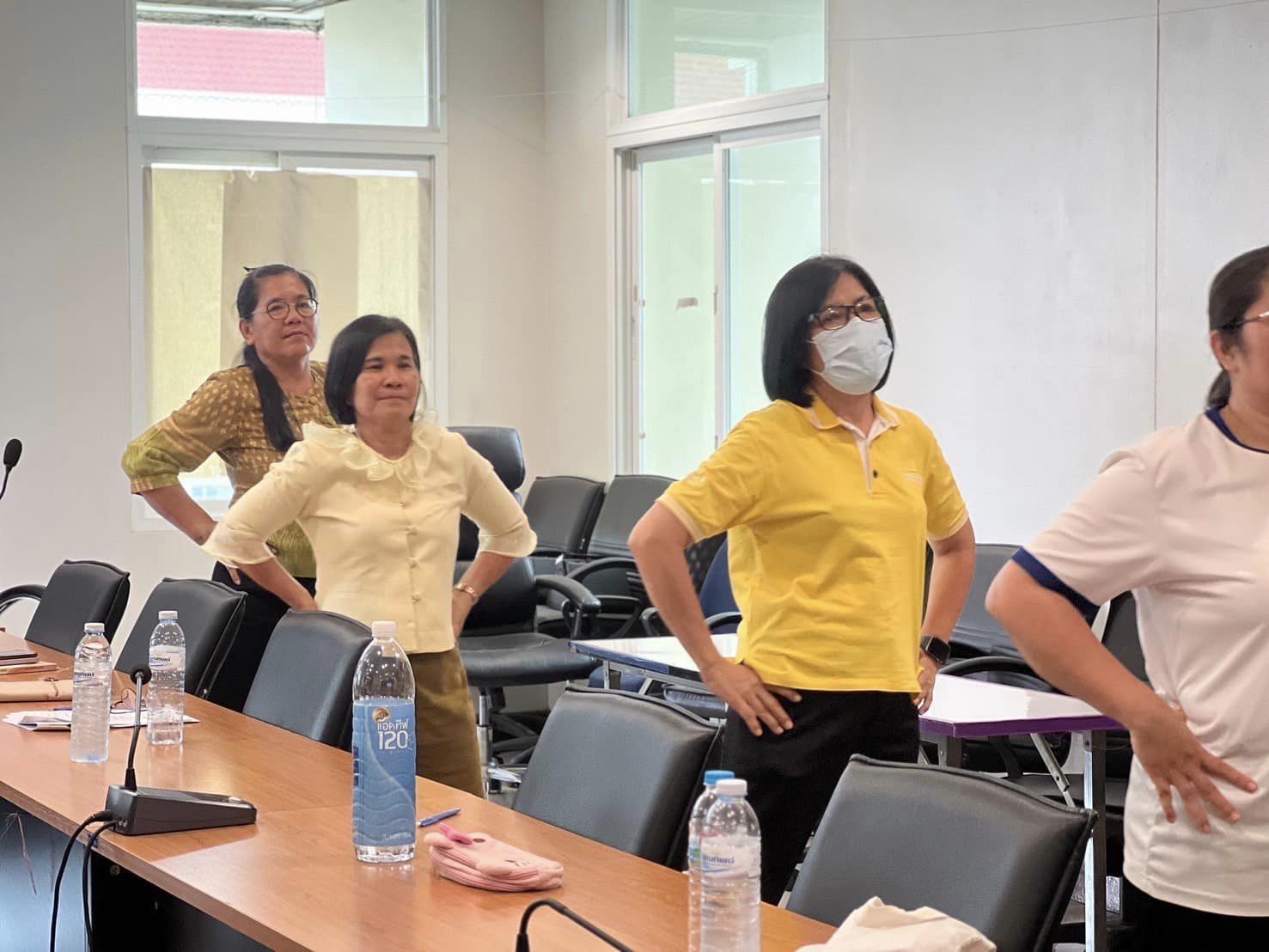 พช.กรุงเก่า จัดกิจกรรมออกกำลังกาย “ทุกวันพุธ ลุกขึ้นออกกำลังกาย”