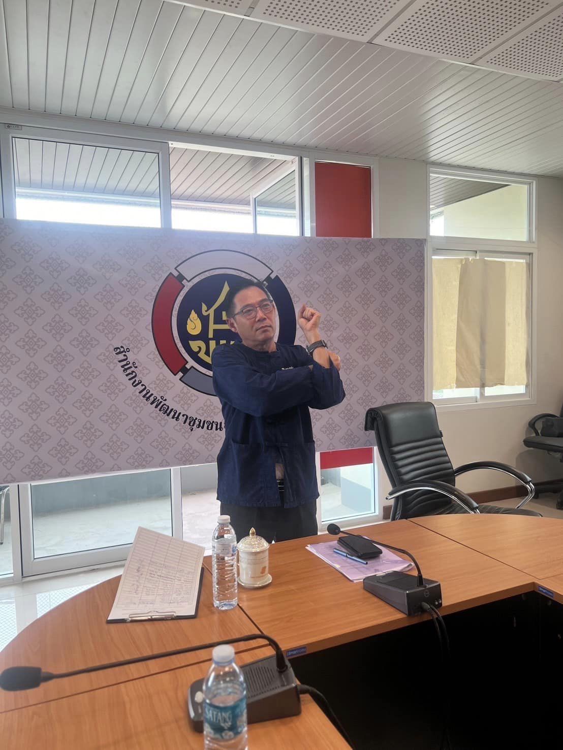 พช.กรุงเก่า จัดกิจกรรมออกกำลังกาย “ทุกวันพุธ ลุกขึ้นออกกำลังกาย”