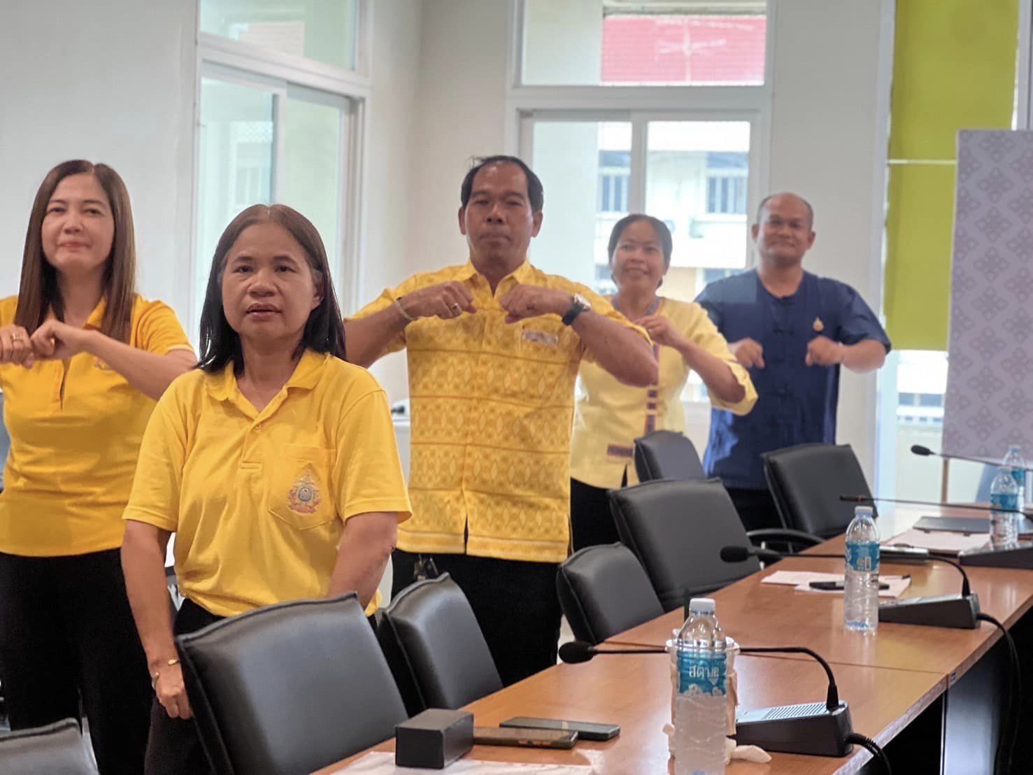 พช.กรุงเก่า จัดกิจกรรมออกกำลังกาย “ทุกวันพุธ ลุกขึ้นออกกำลังกาย”