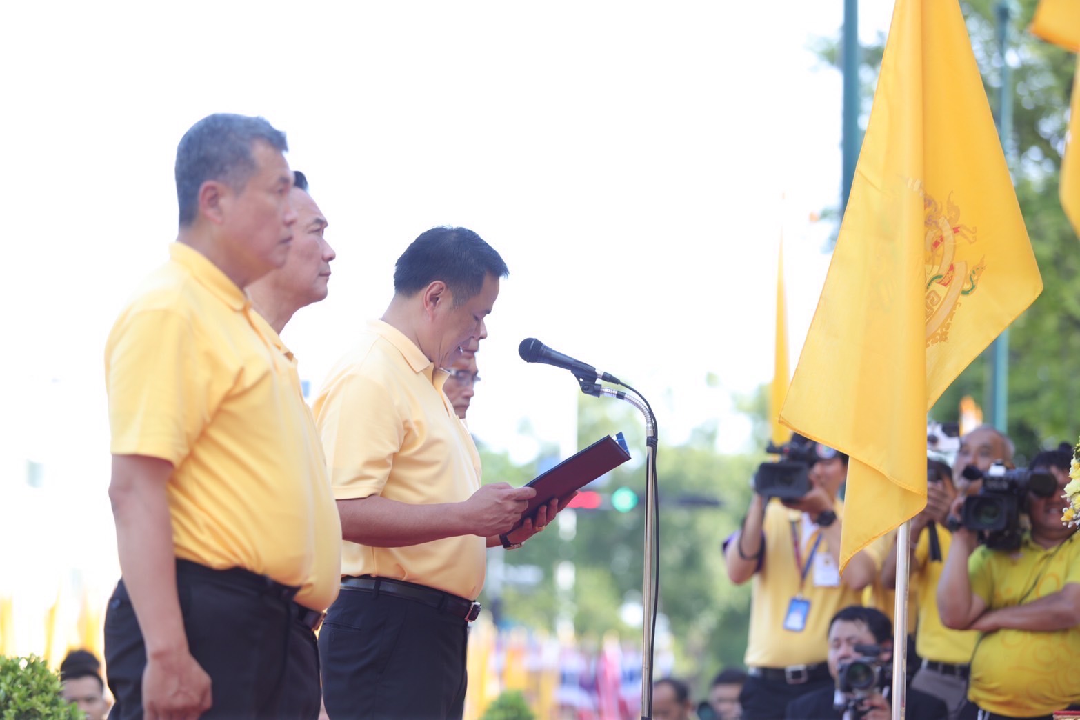 พจ.อยุธยา ร่วมพิธีรับมอบธงตราสัญลักษณ์งานเฉลิมพระเกียรติพระบาทสมเด็จพระเจ้าอยู่หัว เนื่องในโอกาสพระราชพิธีมหามงคลเฉลิมพระชนมพรรษา 6 รอบ 28 กรกฎาคม 2567