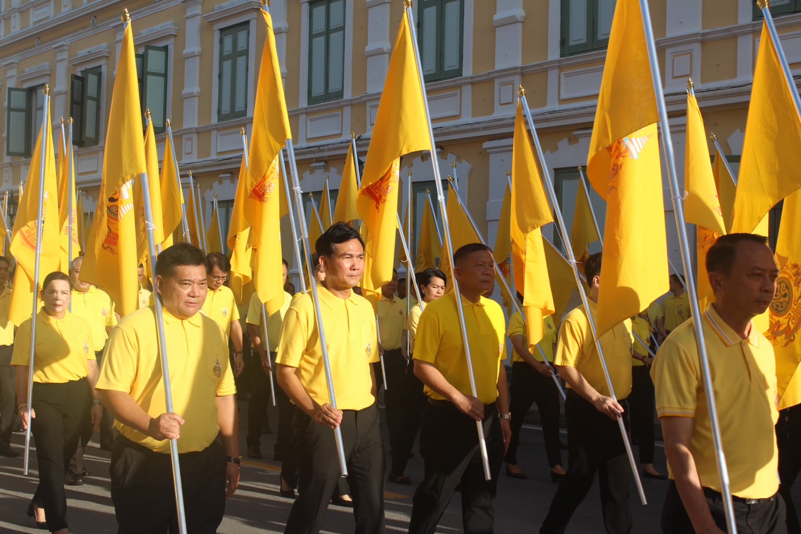 พจ.อยุธยา ร่วมพิธีรับมอบธงตราสัญลักษณ์งานเฉลิมพระเกียรติพระบาทสมเด็จพระเจ้าอยู่หัว เนื่องในโอกาสพระราชพิธีมหามงคลเฉลิมพระชนมพรรษา 6 รอบ 28 กรกฎาคม 2567