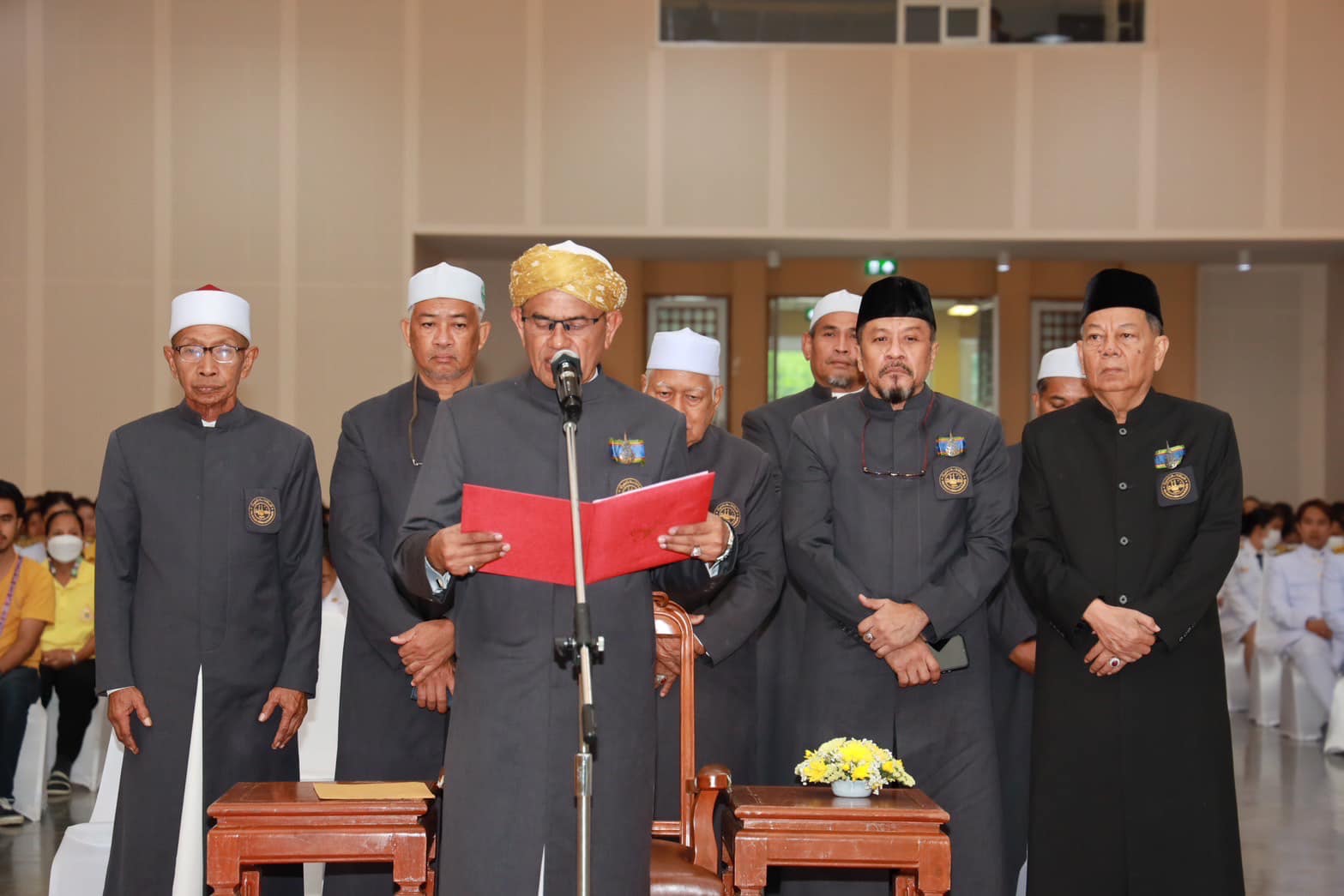 พช.อยุธยา ร่วมพิธีทำบุญตักบาตรถวายพระราชกุศล พระบาทสมเด็จพระเจ้าอยู่หัว เนื่องในโอกาสพระราชพิธีมหามงคลเฉลิมพระชนมพรรษา 6 รอบ 28 กรกฎาคม 2567 และถวายสัตย์ปฏิญาณเพื่อเป็นข้าราชการที่ดีและพลังของแผ่นดิน