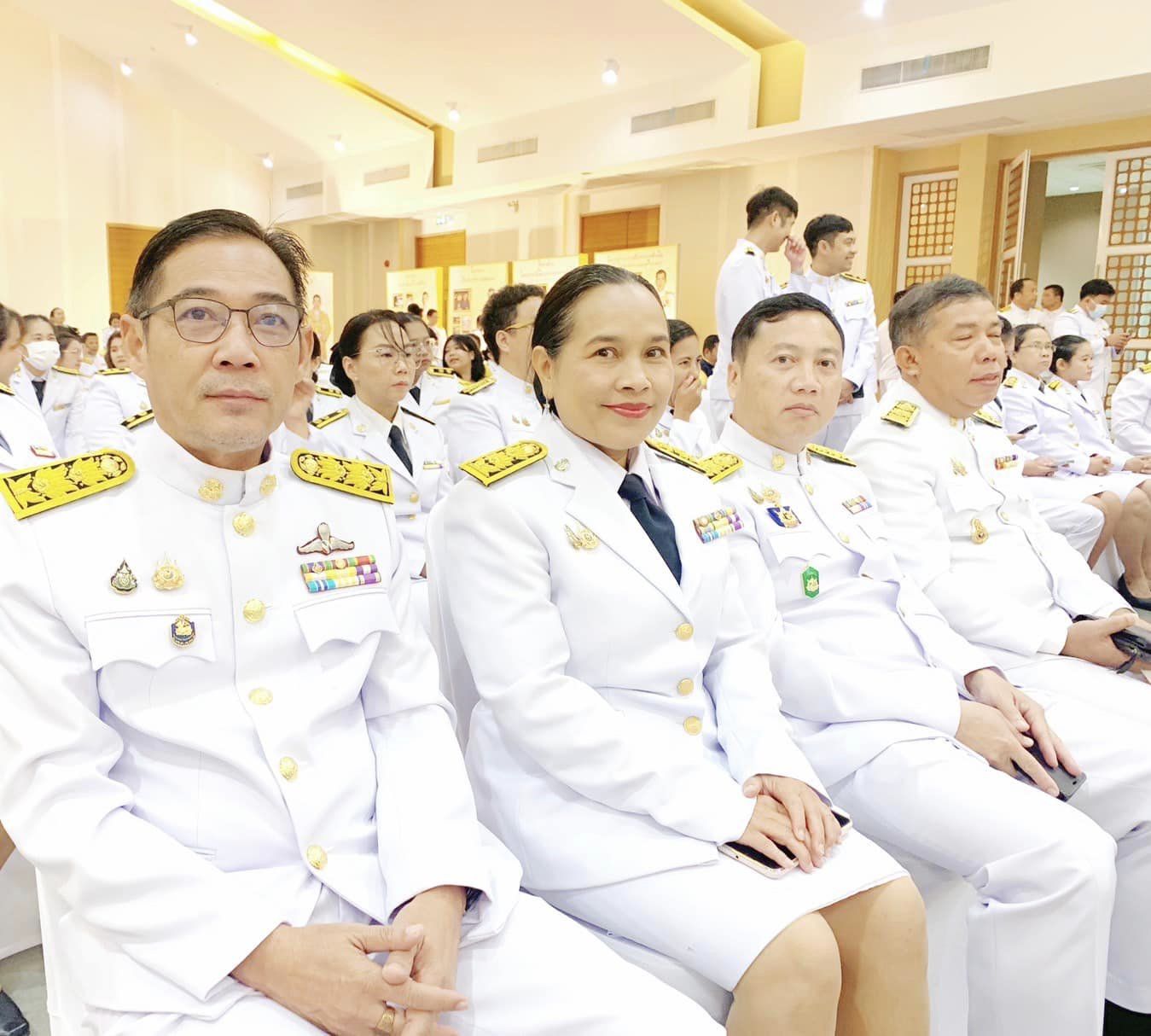 พช.อยุธยา ร่วมพิธีทำบุญตักบาตรถวายพระราชกุศล พระบาทสมเด็จพระเจ้าอยู่หัว เนื่องในโอกาสพระราชพิธีมหามงคลเฉลิมพระชนมพรรษา 6 รอบ 28 กรกฎาคม 2567 และถวายสัตย์ปฏิญาณเพื่อเป็นข้าราชการที่ดีและพลังของแผ่นดิน