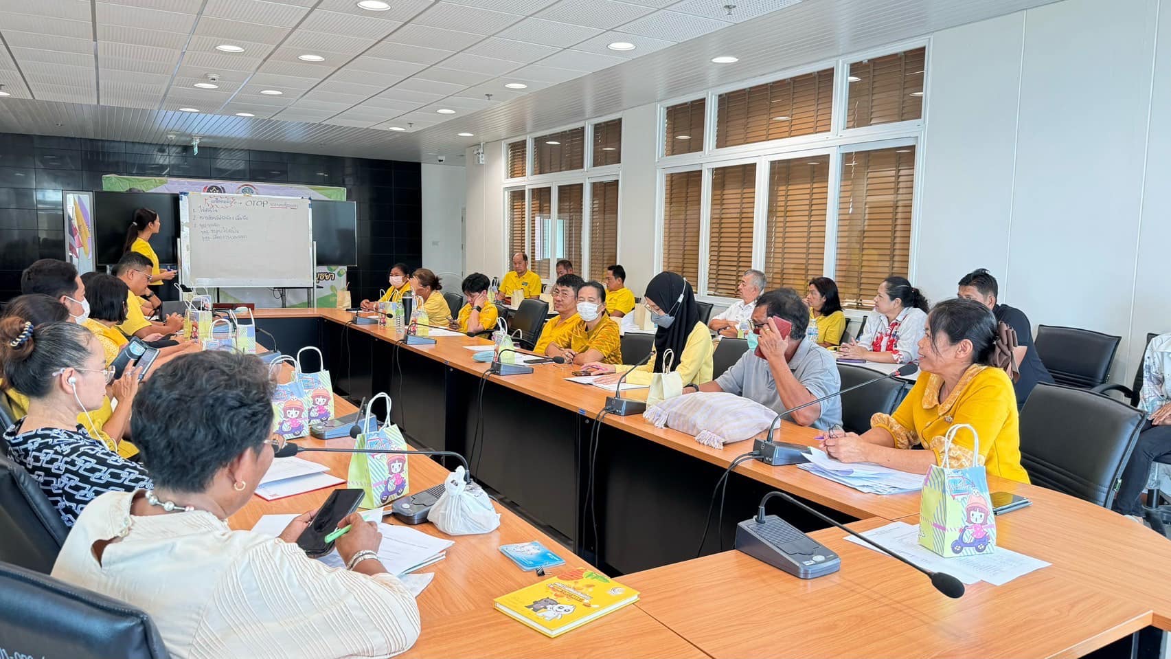 พช.อยุธยา จัดประชุมคณะกรรมการเครือข่ายกลุ่มอาชีพ และผู้ผลิต ผู้ประกอบการหนึ่งตำบล หนึ่งผลิตภัณฑ์ ระดับจังหวัดพระนครศรีอยุธยา ครั้งที่ 3/2567