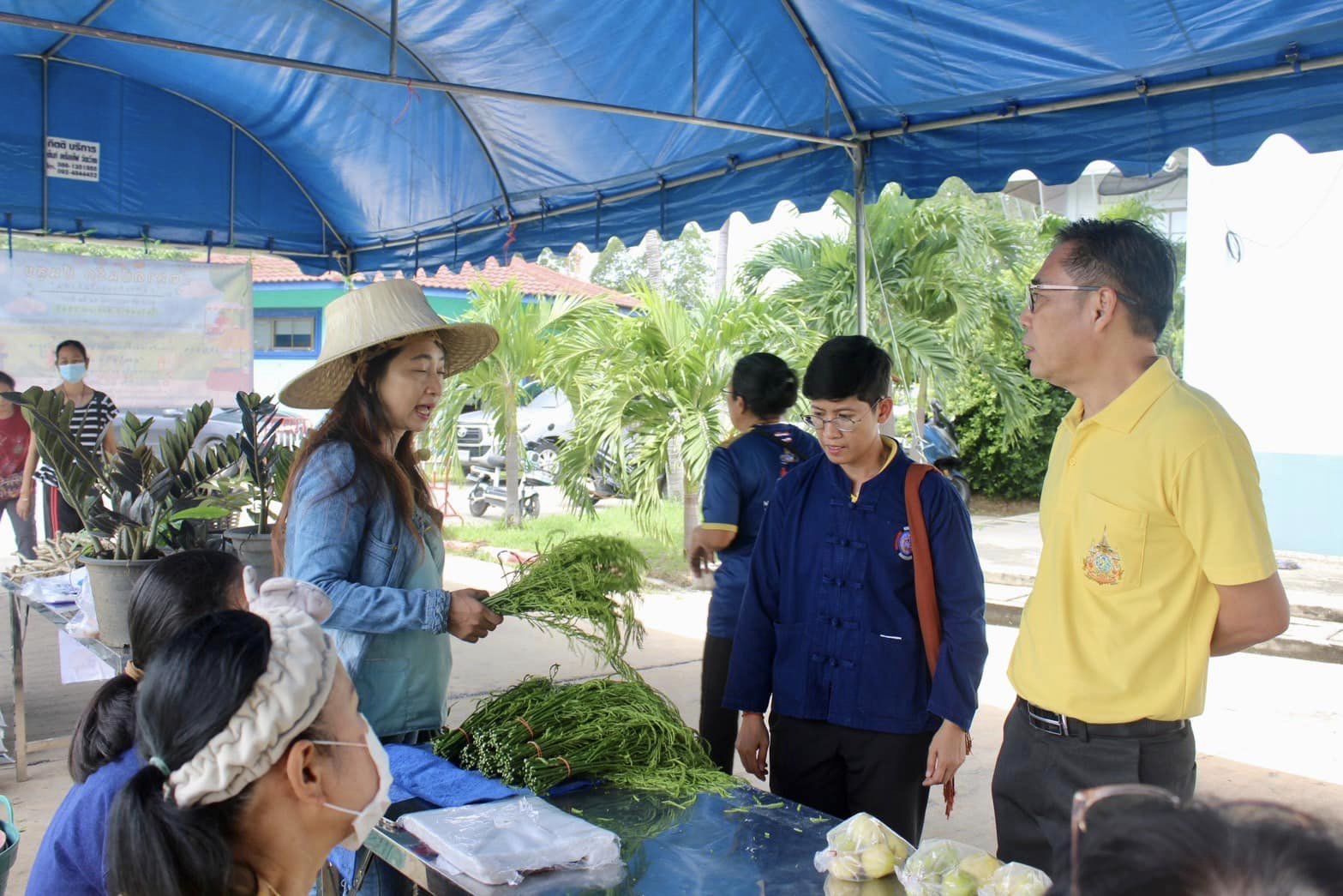 พจ.อยุธยา ร่วมกิจกรรมตลาดปันรัก ปันสุข #คนท่าเรือไม่ทิ้งกัน ณ ที่ว่าการอำเภอท่าเรือ