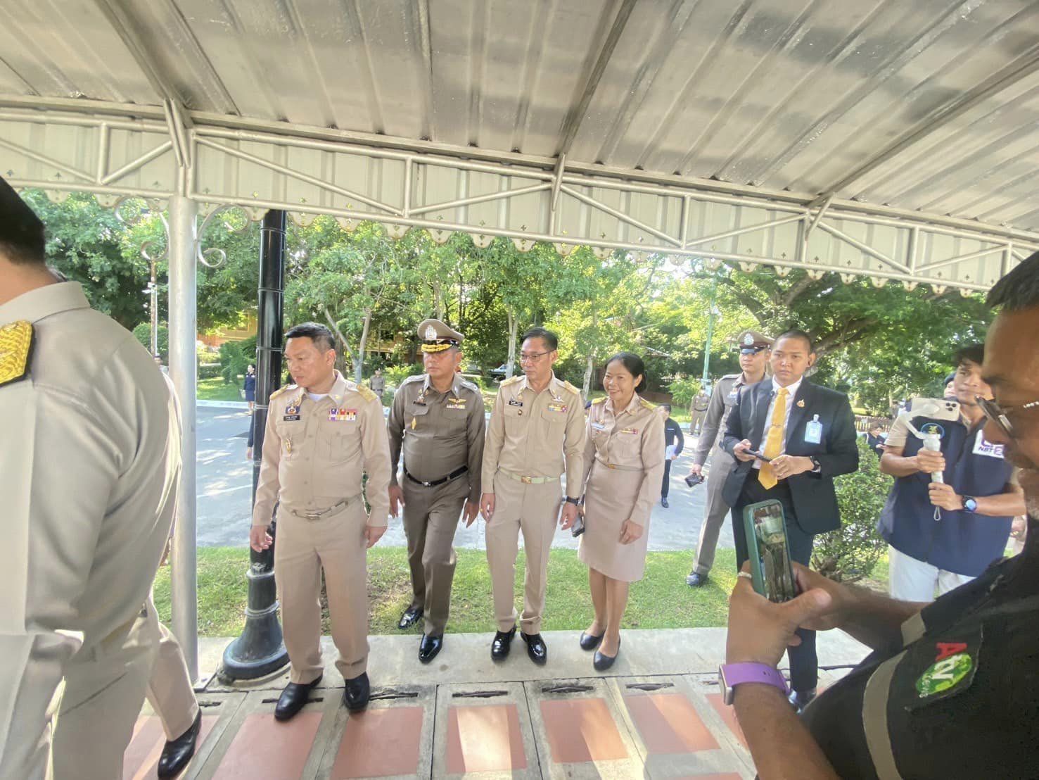 พช.อยุธยา ร่วมให้การต้อนรับ ราชเลขานุการในพระองค์ฯ ลงพื้นที่ตรวจติดตามการพัฒนาและการบริหารจัดการน้ำในแม่น้ำเจ้าพระยา ในพื้นที่จังหวัดพระนครศรีอยุธยา