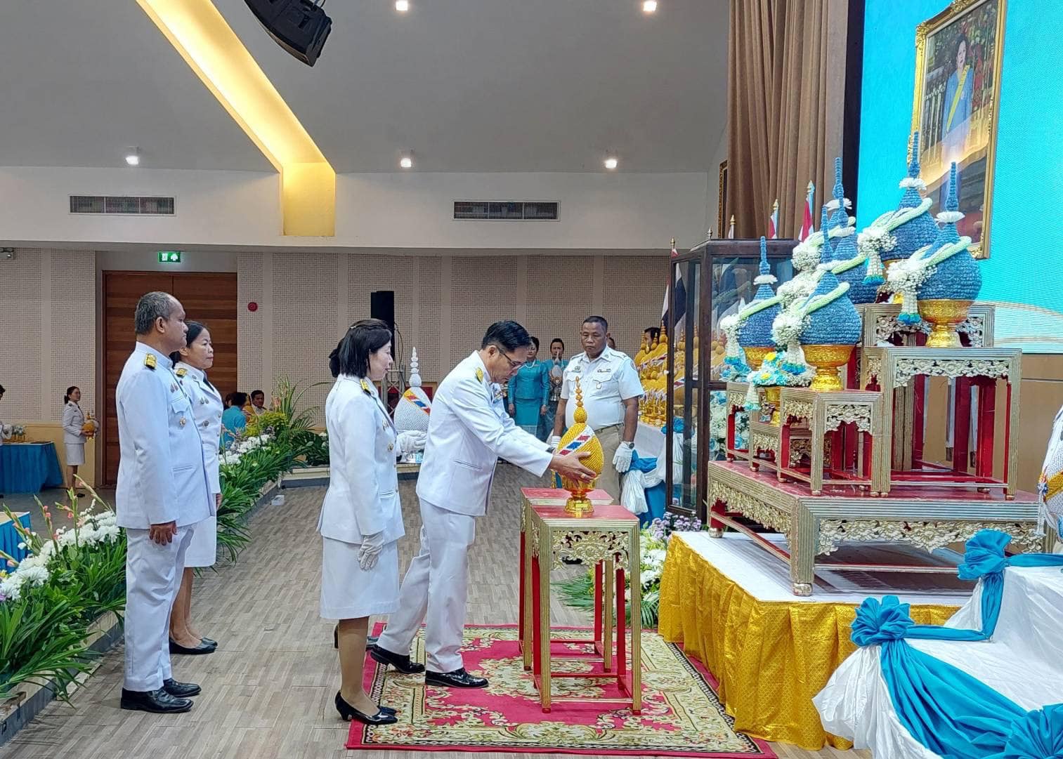 พช.อยุธยา ร่วมพิธีวางพานพุ่มถวายเครื่องราชสักการะ และพิธีจุดเทียนถวายพระพรชัยมงคล สมเด็จพระนางเจ้าสิริกิติ์ พระบรมราชินีนาถ พระบรมราชชนนีพันปีหลวง เนื่องในวันเฉลิมพระชนมพรรษา 12 สิงหาคม 2567