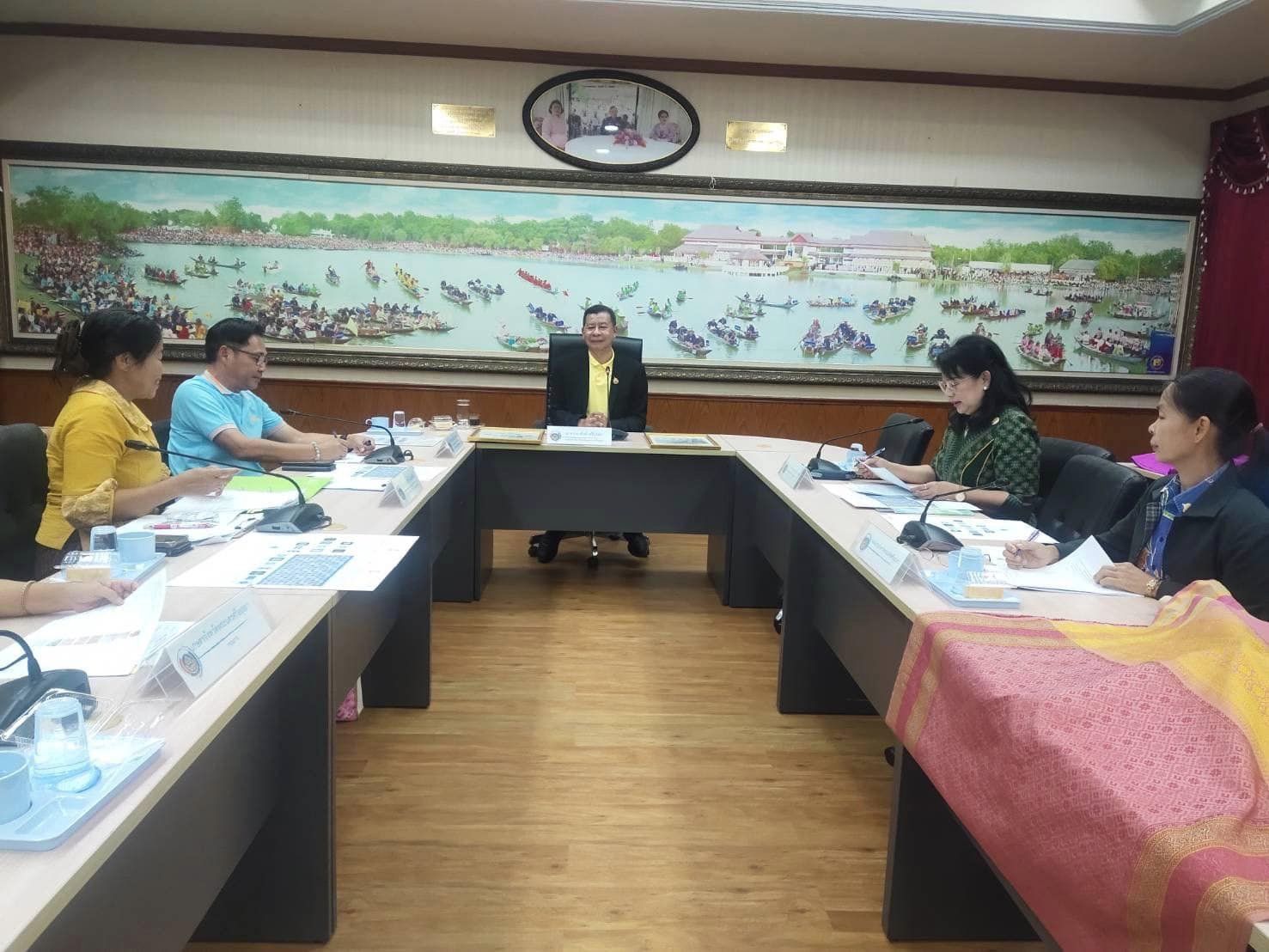 พช.อยุธยา จัดการประชุมการพิจารณากลั่นกรองการประกวดผ้าลายพระราชทาน “ผ้าลายสิริวชิราภรณ์” และงานหัตถกรรม ระดับจังหวัด ประจำปี 2567