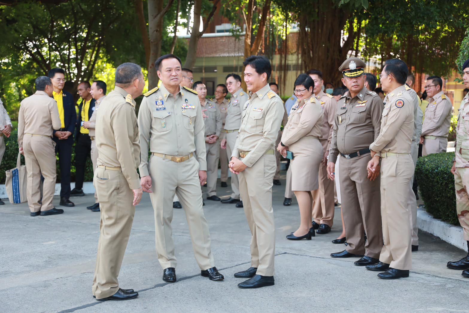 พช.อยุธยา ร่วมให้การต้อนรับ ราชเลขานุการในพระองค์ฯ ลงพื้นที่ตรวจติดตามการพัฒนาและการบริหารจัดการน้ำในแม่น้ำเจ้าพระยา ในพื้นที่จังหวัดพระนครศรีอยุธยา