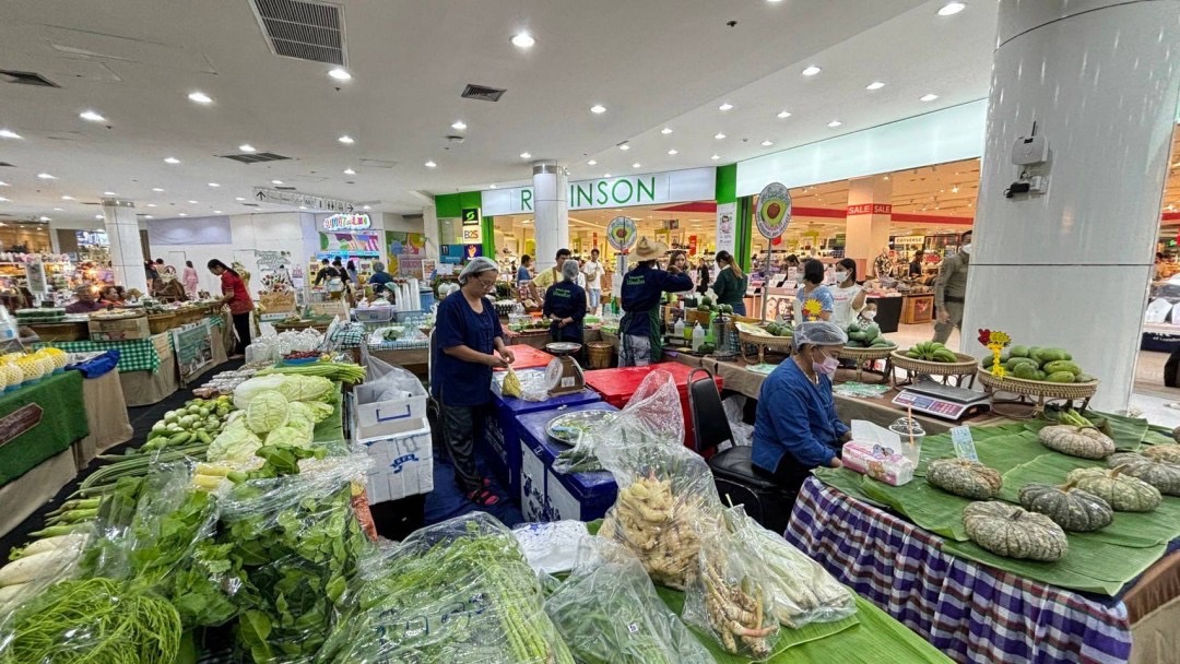 พช.อยุธยา จับมือบริษัทประชารัฐสามัคคีพระนครศรีอยุธยา Ayutthaya Farmer Market & Good food fair เพื่อส่งเสริมและเพิ่มช่องทางการตลาดผลิตภัณฑ์ชุมชน ณ ศูนย์การค้าอยุธยาซิตี้พาร์ค