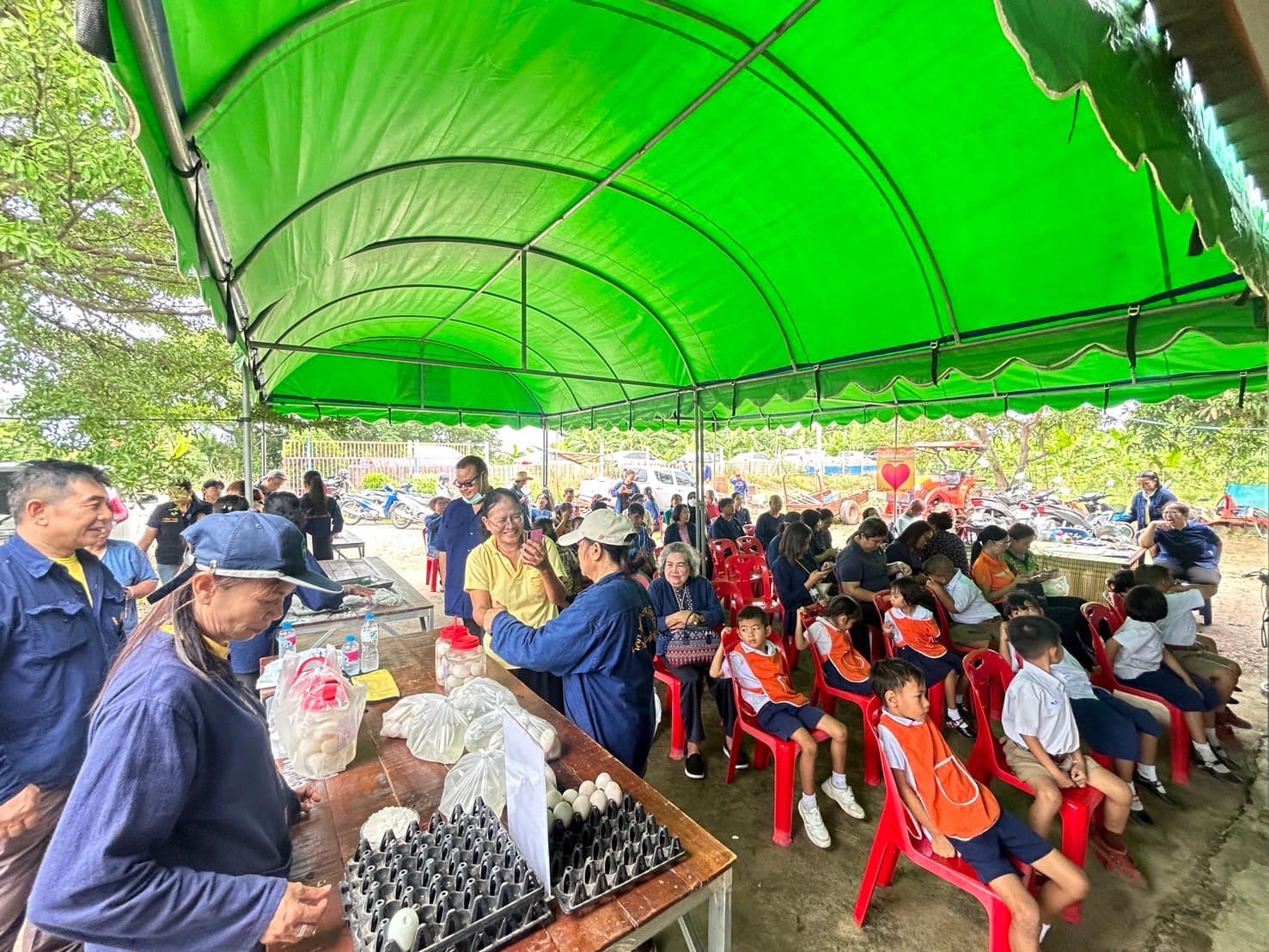 พช.อยุธยา จับมือเครือข่ายโคก หนอง นา จังหวัดพระนครศรีอยุธยา เดินหน้ากิจกรรมหิ้วปิ่นโตเอามื้อสามัคคี
