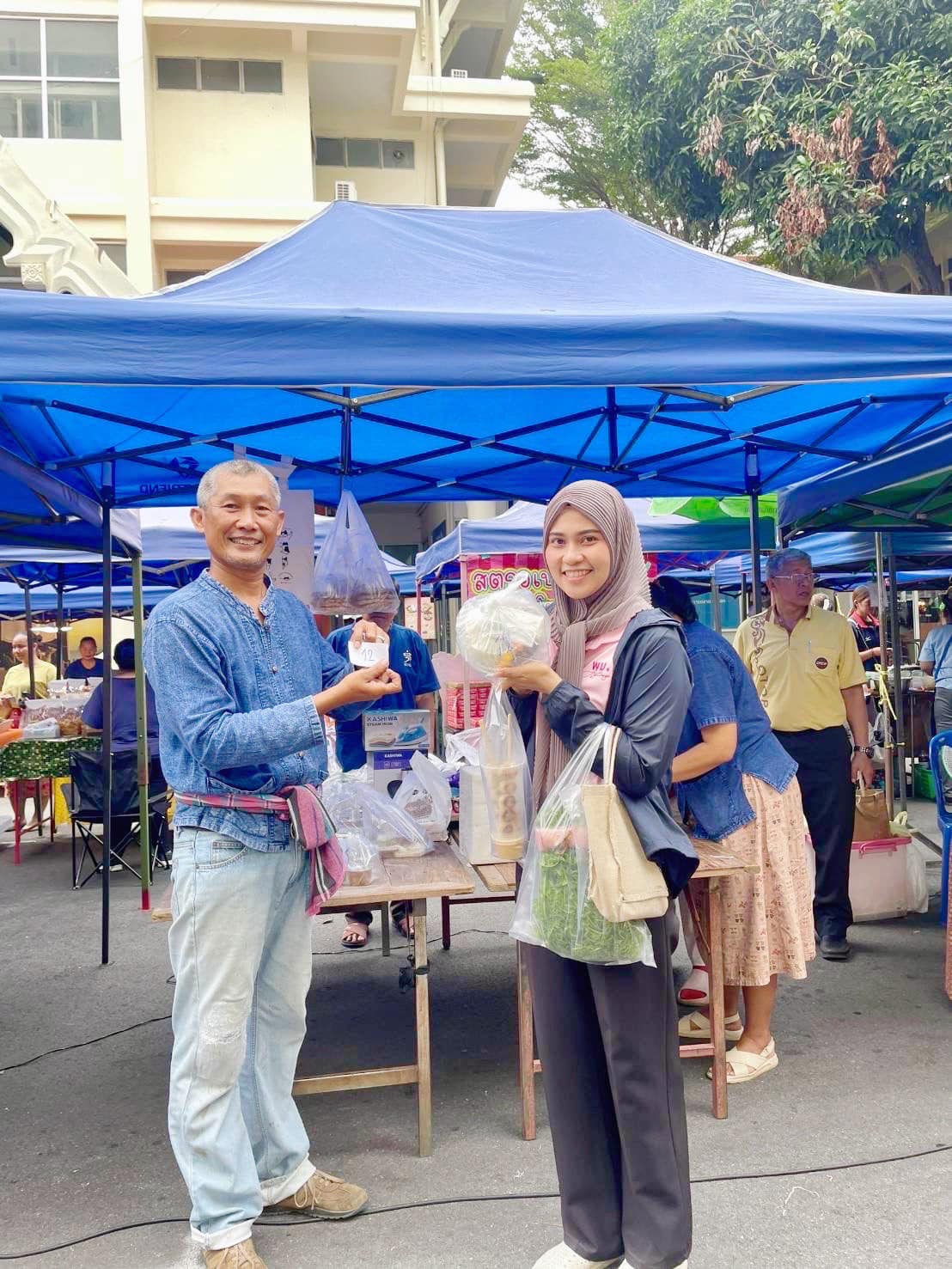 พช.กรุงเก่า สนับสนุนตลาดนัดคนไทยยิ้มได้ เพิ่มช่องทางการตลาดผลิตภัณฑ์ชุมชน