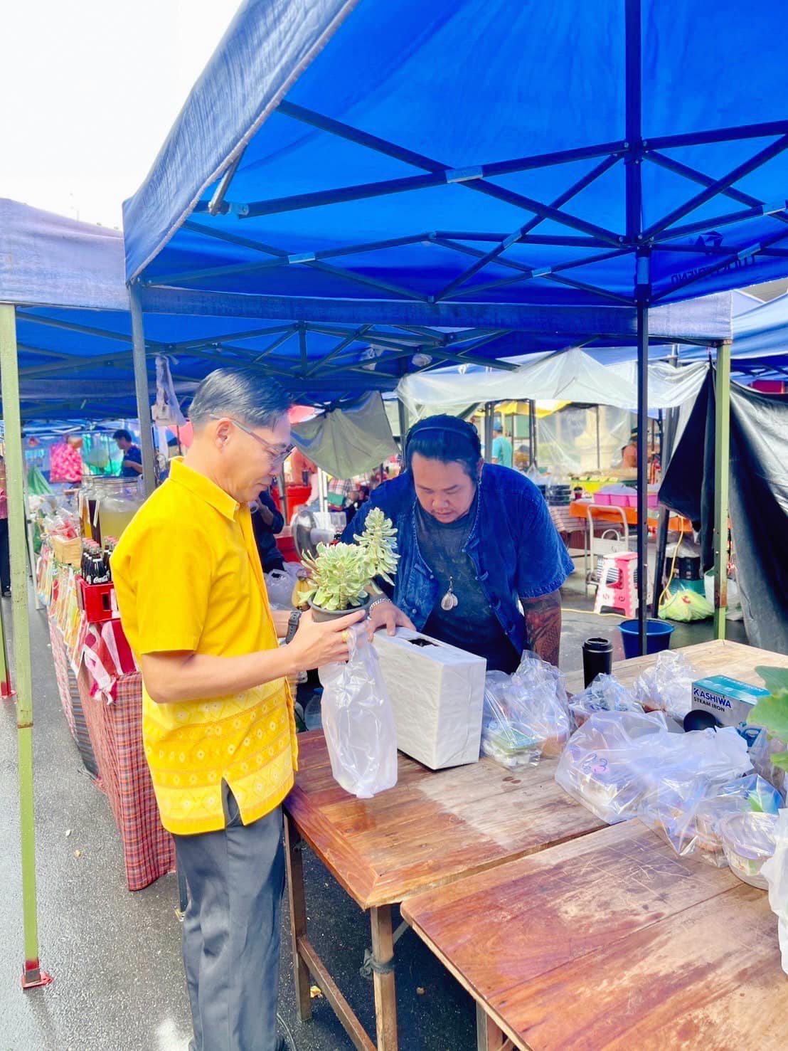 พช.กรุงเก่า สนับสนุนตลาดนัดคนไทยยิ้มได้ เพิ่มช่องทางการตลาดผลิตภัณฑ์ชุมชน