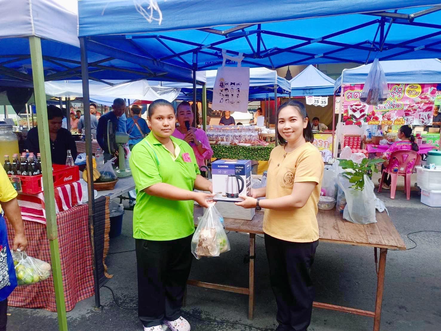 พช.กรุงเก่า สนับสนุนตลาดนัดคนไทยยิ้มได้ เพิ่มช่องทางการตลาดผลิตภัณฑ์ชุมชน