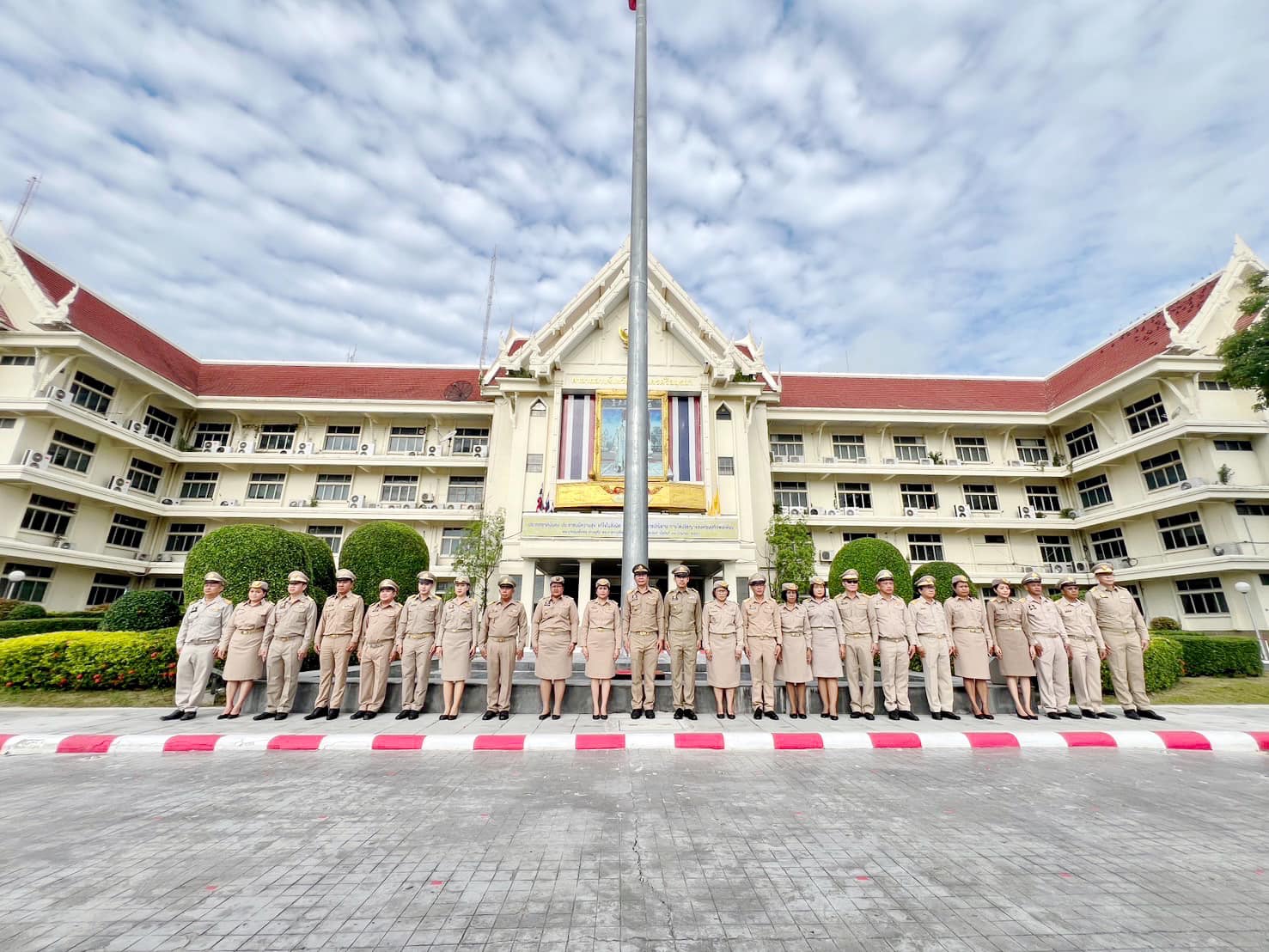พช.กรุงเก่า ร่วมเคารพธงชาติและร้องเพลงชาติไทย เนื่องในวันพระราชทานธงชาติไทย 28 กันยายน (Thai National Flag Day)