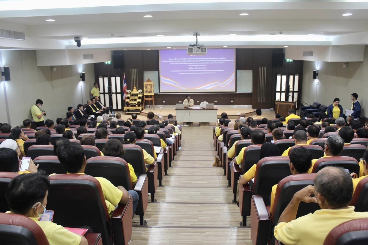 พัฒนาการจังหวัดพระนครศรีอยุธยา เป็นประธานการฝึกอบรมกฎหมายระเบียบข้อบังคับที่เกี่ยวข้องกับกองทุนหมู่บ้านและชุมชนเมืองแห่งชาติ