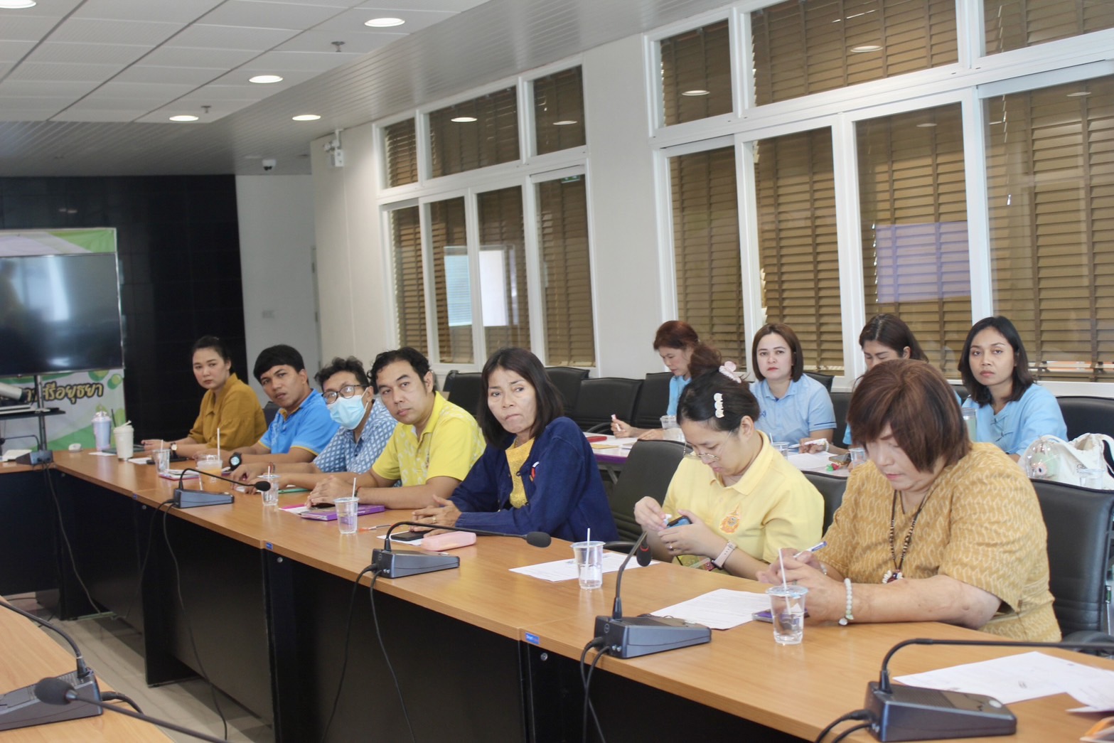 พช.กรุงเก่า จัดประชุมเจ้าหน้าที่พัฒนาชุมชนและคณะกรรมการเครือข่ายกองทุนแม่ของแผ่นดิน จังหวัดพระนครศรีอยุธยา ครั้งที่ 1/2567 เตรียมความพร้อมพิธีมอบเงินพระราชทานขวัญถุงกองทุนแม่ของแผ่นดิน และพระฉายาลักษณ์