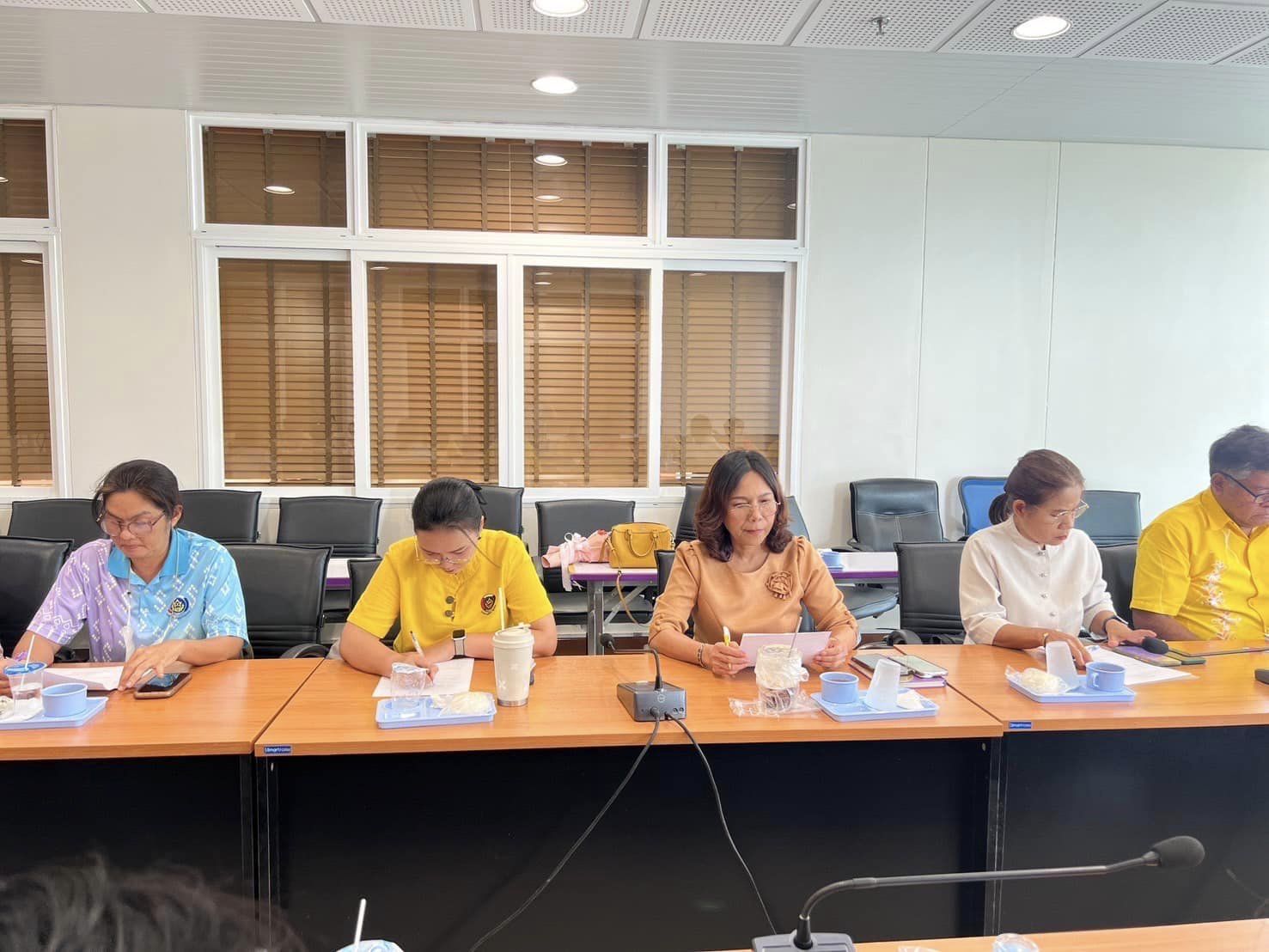 พช.พระนครศรีอยุธยา ประชุมซักซ้อมการสนับสนุนการจัดตั้งโรงครัวพระราชทาน รับเสด็จสมเด็จพระนางเจ้าฯ พระบรมราชินี เสด็จฯ แทนพระองค์ พร้อมด้วย สมเด็จพระเจ้าลูกยาเธอ เจ้าฟ้าทีปังกรรัศมีโชติ มหาวชิโรตตมางกูร สิริวิบูลยราชกุมาร