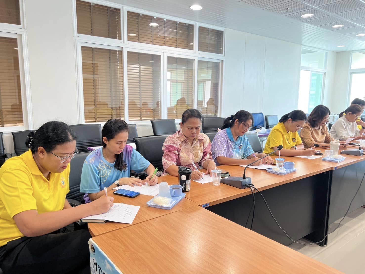 พช.พระนครศรีอยุธยา ประชุมซักซ้อมการสนับสนุนการจัดตั้งโรงครัวพระราชทาน รับเสด็จสมเด็จพระนางเจ้าฯ พระบรมราชินี เสด็จฯ แทนพระองค์ พร้อมด้วย สมเด็จพระเจ้าลูกยาเธอ เจ้าฟ้าทีปังกรรัศมีโชติ มหาวชิโรตตมางกูร สิริวิบูลยราชกุมาร