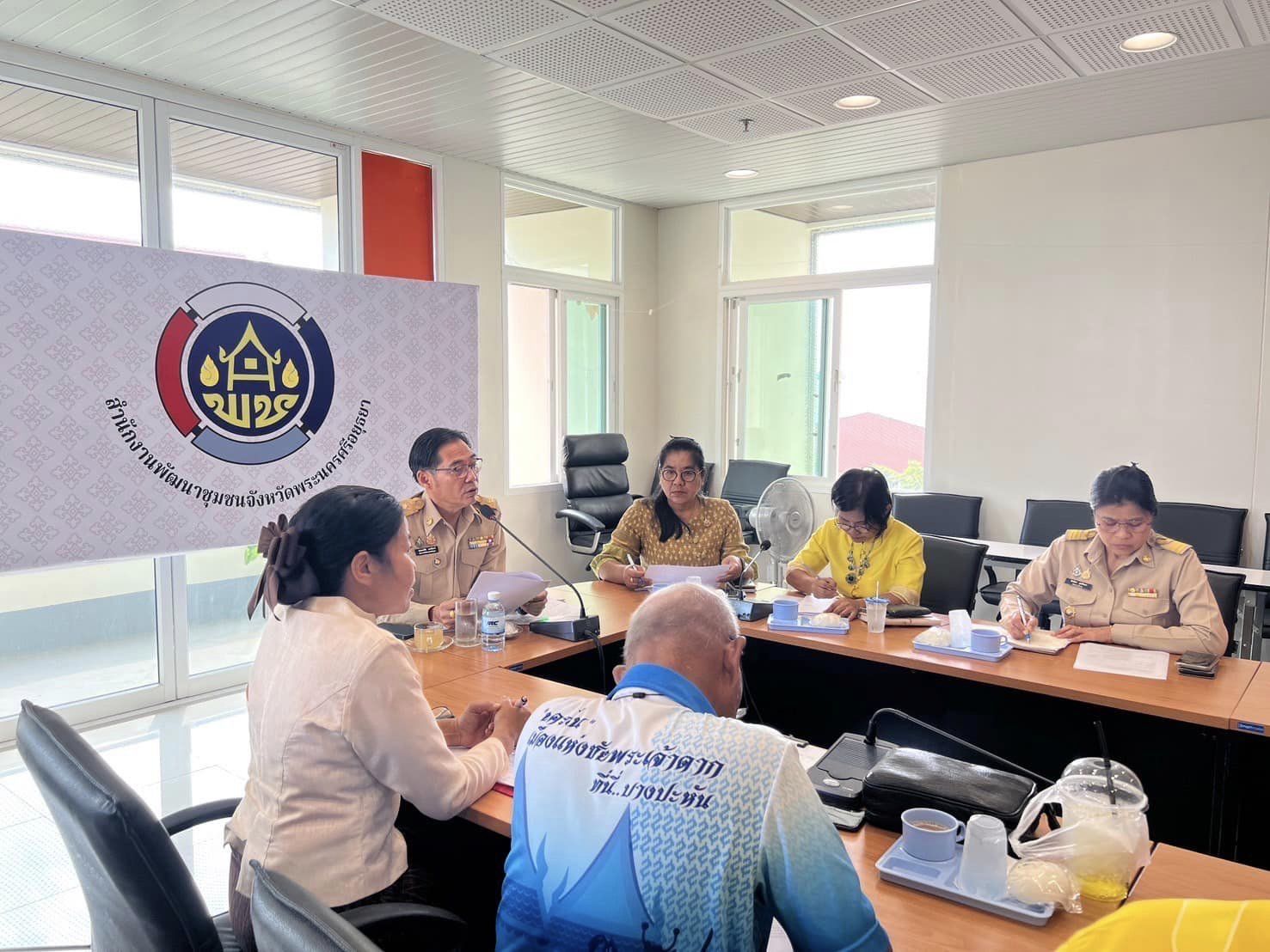 พช.พระนครศรีอยุธยา ประชุมซักซ้อมการสนับสนุนการจัดตั้งโรงครัวพระราชทาน รับเสด็จสมเด็จพระนางเจ้าฯ พระบรมราชินี เสด็จฯ แทนพระองค์ พร้อมด้วย สมเด็จพระเจ้าลูกยาเธอ เจ้าฟ้าทีปังกรรัศมีโชติ มหาวชิโรตตมางกูร สิริวิบูลยราชกุมาร