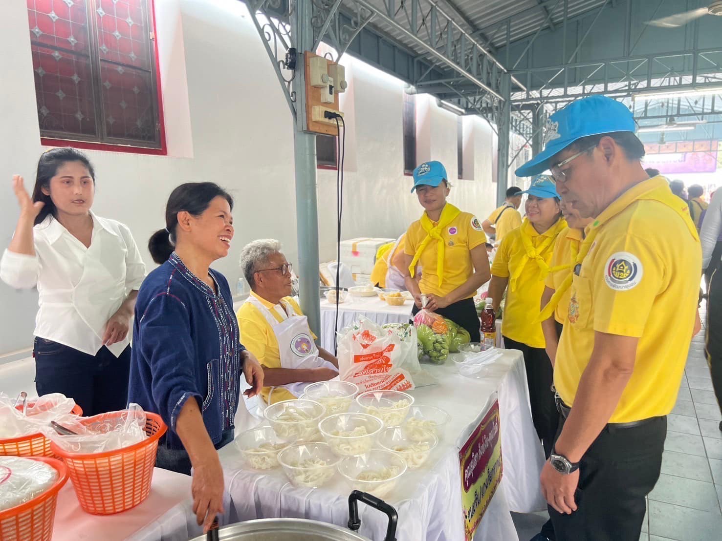 พช.พระนครศรีอยุธยา ร่วมจิตอาสาสนับสนุนการจัดตั้งโรงครัวพระราชทาน รับเสด็จสมเด็จพระนางเจ้าฯ พระบรมราชินี เสด็จฯ แทนพระองค์ พร้อมด้วย สมเด็จพระเจ้าลูกยาเธอ เจ้าฟ้าทีปังกรรัศมีโชติ มหาวชิโรตตมางกูร สิริวิบูลยราชกุมาร