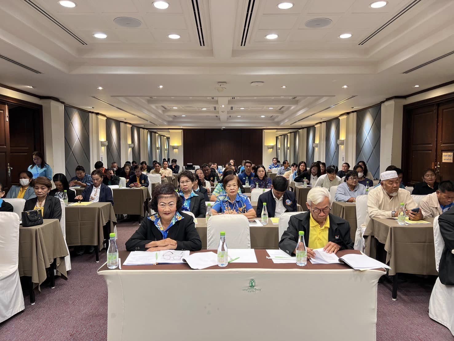 พช.กรุงเก่า จัดการประชุมเชิงปฏิบัติการเสริมสร้างทักษะคณะกรรมการบริหารศูนย์ประสานงานองค์การชุมชนระดับอำเภอ (ศอช.อ.)