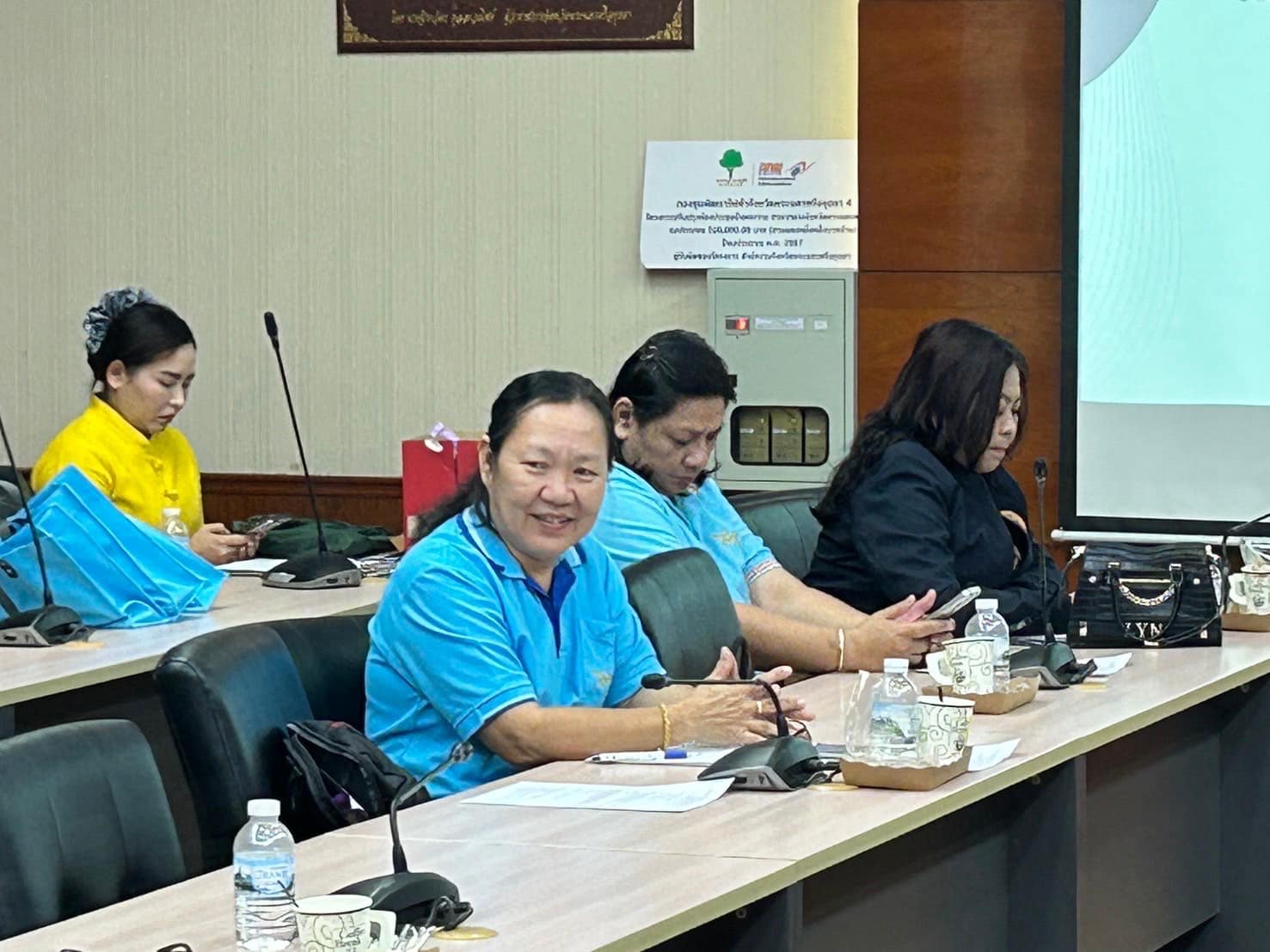 พช.กรุงเก่า จัดประชุมเชิงปฏิบัติการคณะกรรมการเครือข่ายกองทุนแม่ของแผ่นดินหนุนเสริมความเข้มแข็งหมู่บ้าน/ชุมชน สู่การเป็นพื้นที่ปลอดภัยจากยาเสพติด