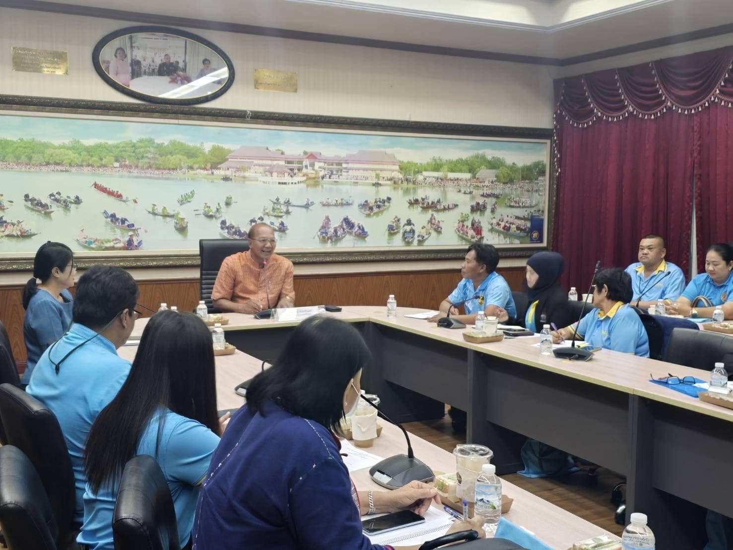 พช.กรุงเก่า จัดประชุมเชิงปฏิบัติการคณะกรรมการเครือข่ายกองทุนแม่ของแผ่นดินหนุนเสริมความเข้มแข็งหมู่บ้าน/ชุมชน สู่การเป็นพื้นที่ปลอดภัยจากยาเสพติด