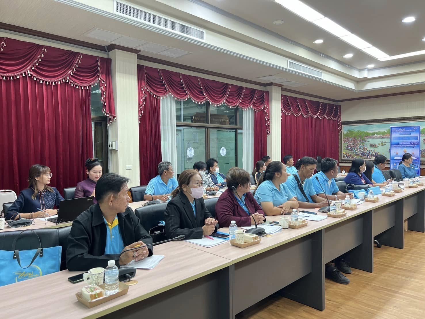 พช.กรุงเก่า จัดประชุมเชิงปฏิบัติการคณะกรรมการเครือข่ายกองทุนแม่ของแผ่นดินหนุนเสริมความเข้มแข็งหมู่บ้าน/ชุมชน สู่การเป็นพื้นที่ปลอดภัยจากยาเสพติด