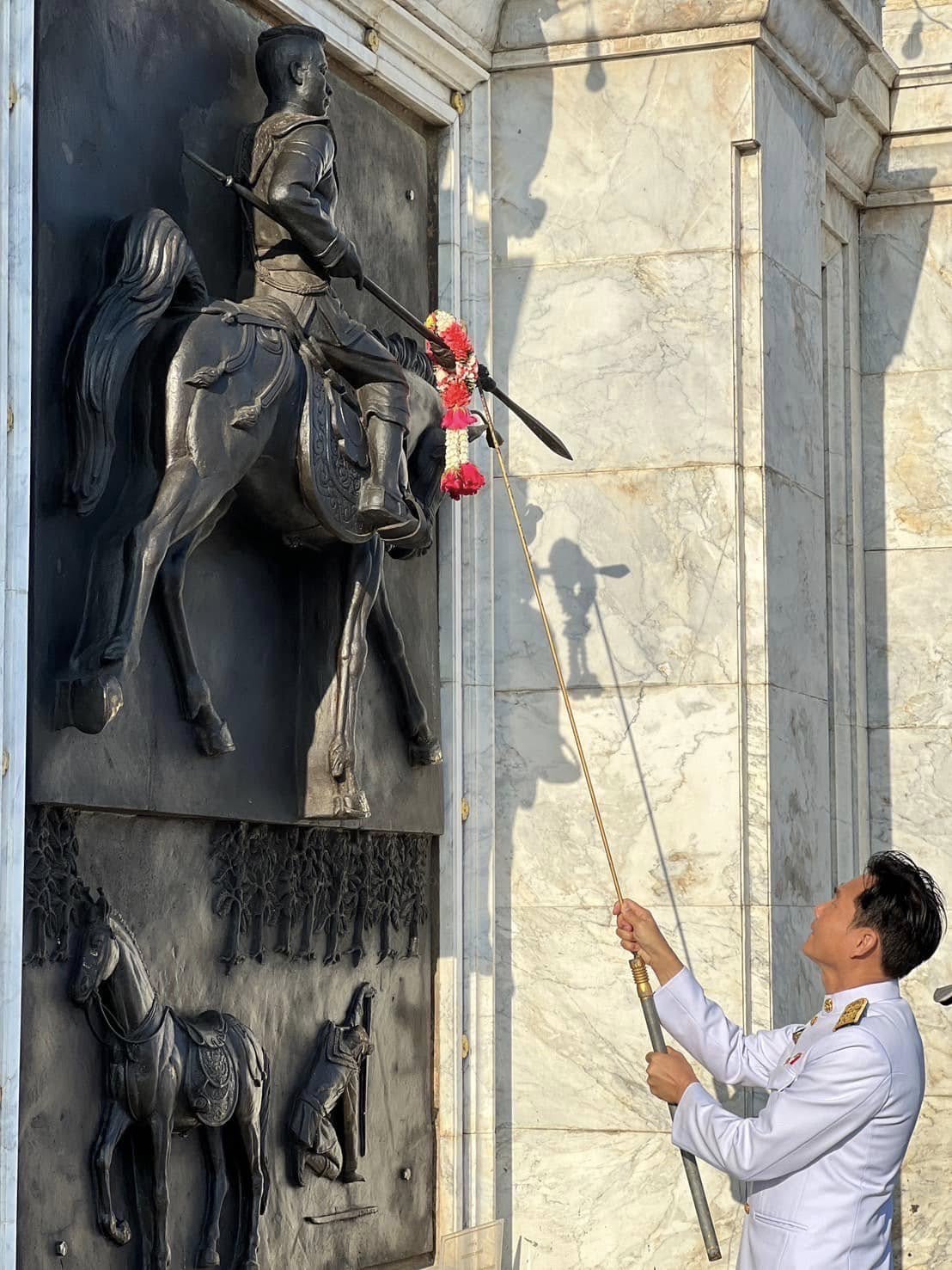 พช.กรุงเก่า ร่วมพิธีถวายราชสักการะและบวงสรวงดวงพระวิญญาณ “สมเด็จพระนเรศวรมหาราช” เพื่อแสดงความกตัญญูและน้อมรำลึกเนื่องใน “วันยุทธหัตถี”