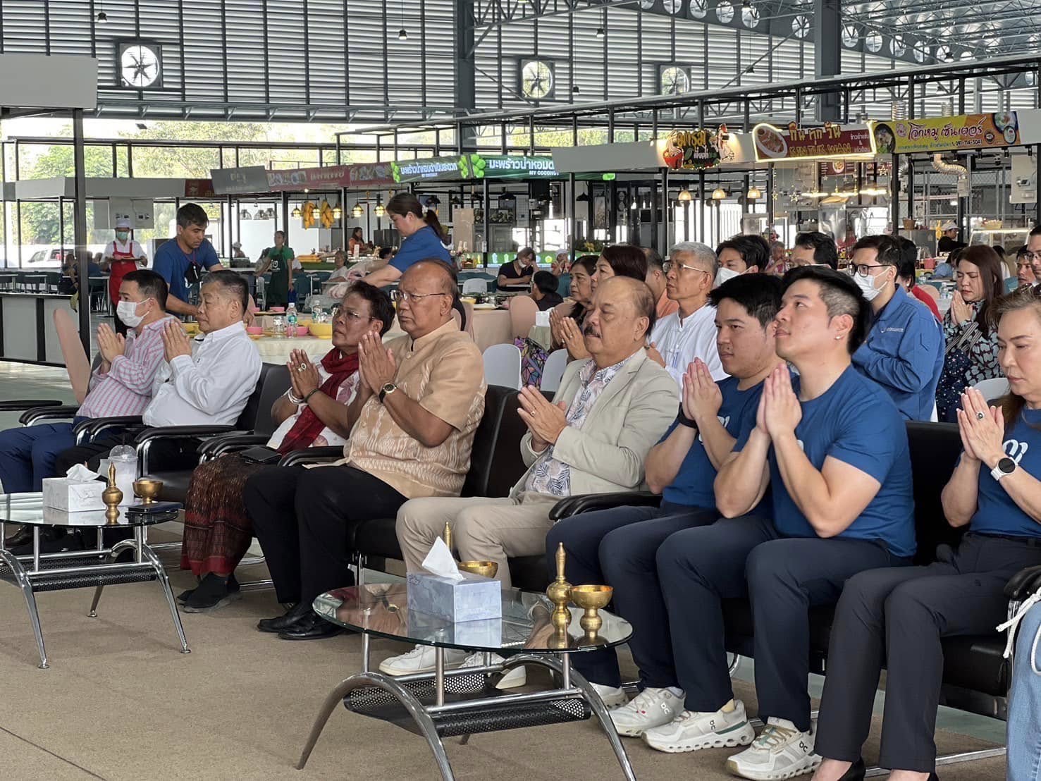 พช.อยุธยา ร่วมพิธีทำบุญถวายภัตตาหารเพลพระสงฆ์ เนื่องในโอกาสเปิดตลาดมิตรมาร์เก็ต ดอนเมือง