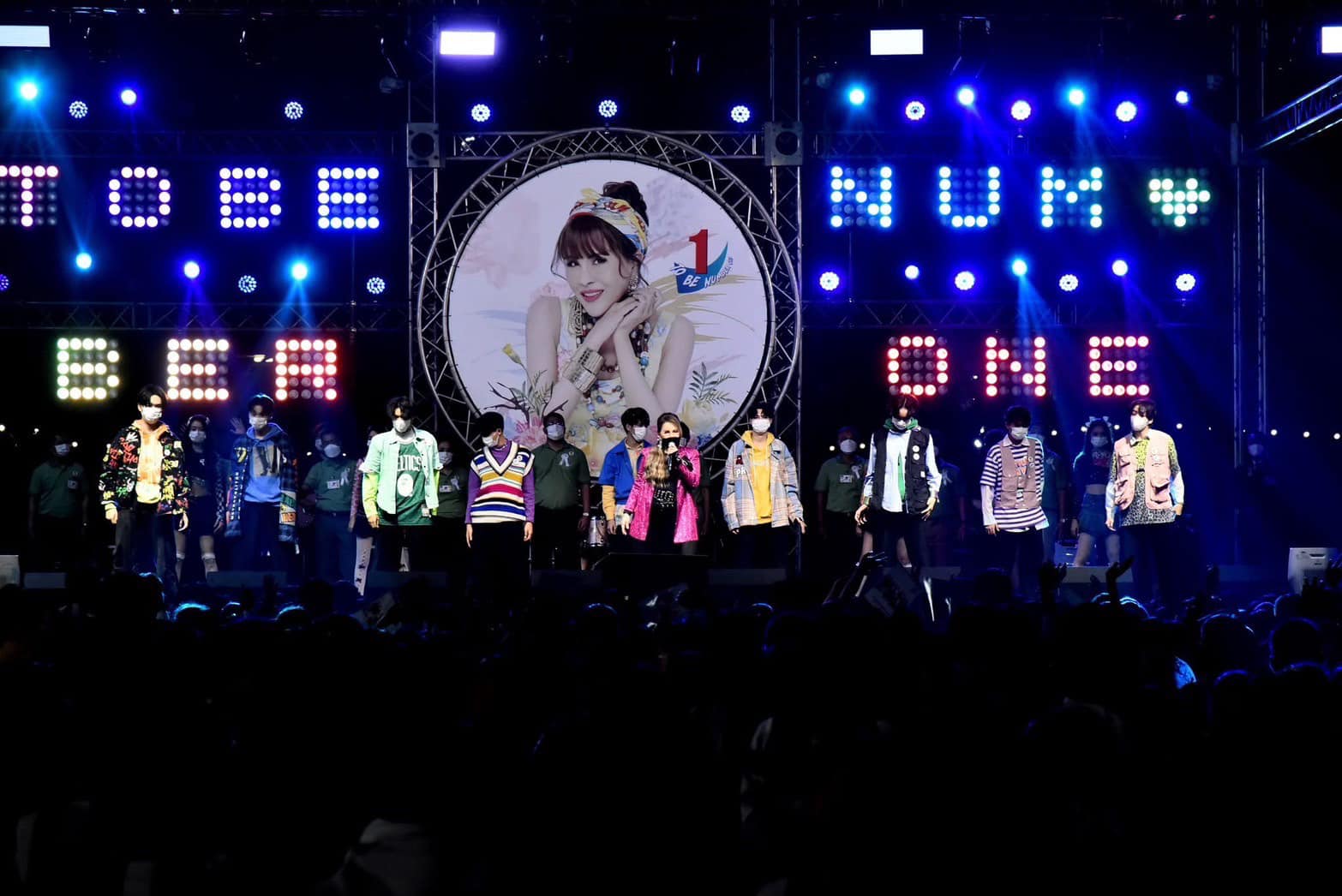 ทูลกระหม่อมหญิงอุบลรัตนราชกัญญา สิริวัฒนาพรรณวดี ทรงเปิดชมรมทูบีนัมเบอร์วันและศูนย์เพื่อนใจทูบีนัมเบอร์วัน และทรงติดตามการดำเนินงานโครงการทูบีนัมเบอร์วัน ที่จังหวัดพระนครศรีอยุธยา