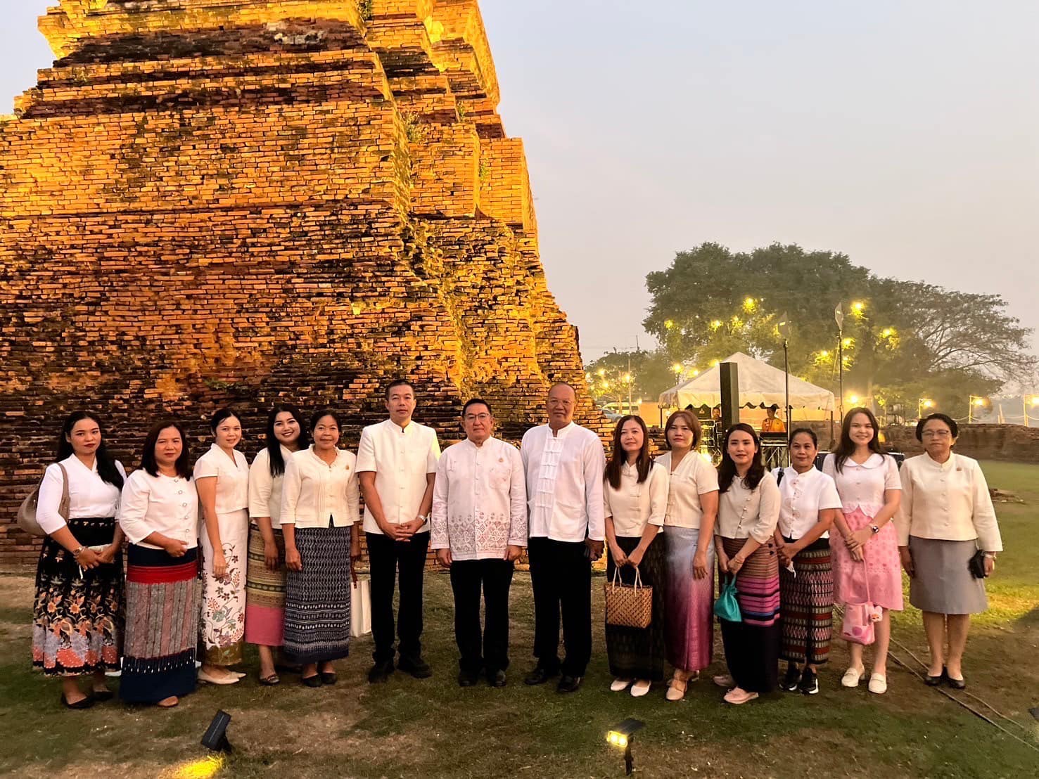 พช.พระนครศรีอยุธยา ร่วมพิธีตักบาตรและบรรยายธรรม โครงการร้อยใจไทย สืบสานราชธรรม ทั้งแผ่นดิน เพื่อถวายเป็นพระราชกุศล แด่พระบาทสมเด็จพระวชิรเกล้าเจ้าอยู่หัว ในปีเฉลิมพระเกียรติเฉลิมพระชนมพรรษา ครบ 6 รอบ 72 พรรษา