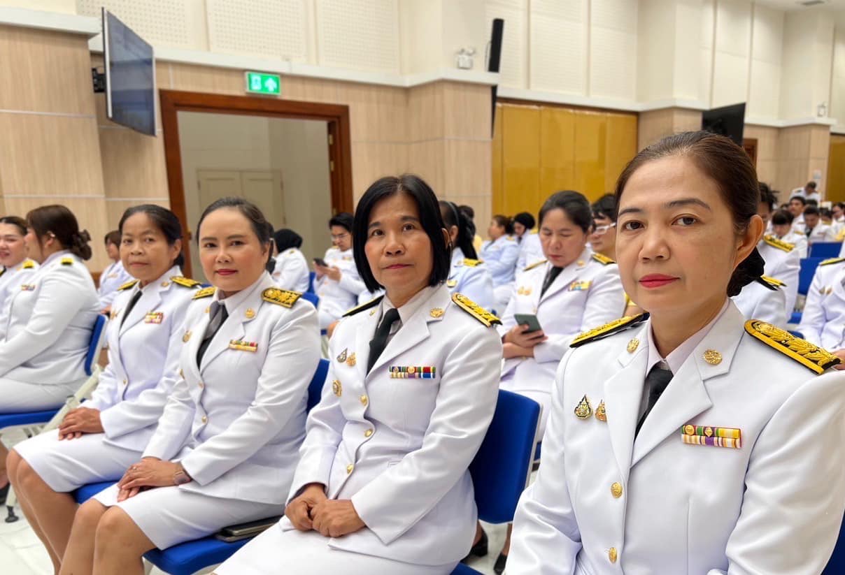 พช.อยุธยา ร่วมพิธีวางพานพุ่มดอกไม้ถวายราชสักการะเบื้องหน้าพระบรมสาทิสลักษณ์ พระบาทสมเด็จพระพุทธเลิศหล้านภาลัย เนื่องในวันระลึก “พระบาทสมเด็จพระพุทธเลิศหล้านภาลัย” ประจำปี พ.ศ. 2568