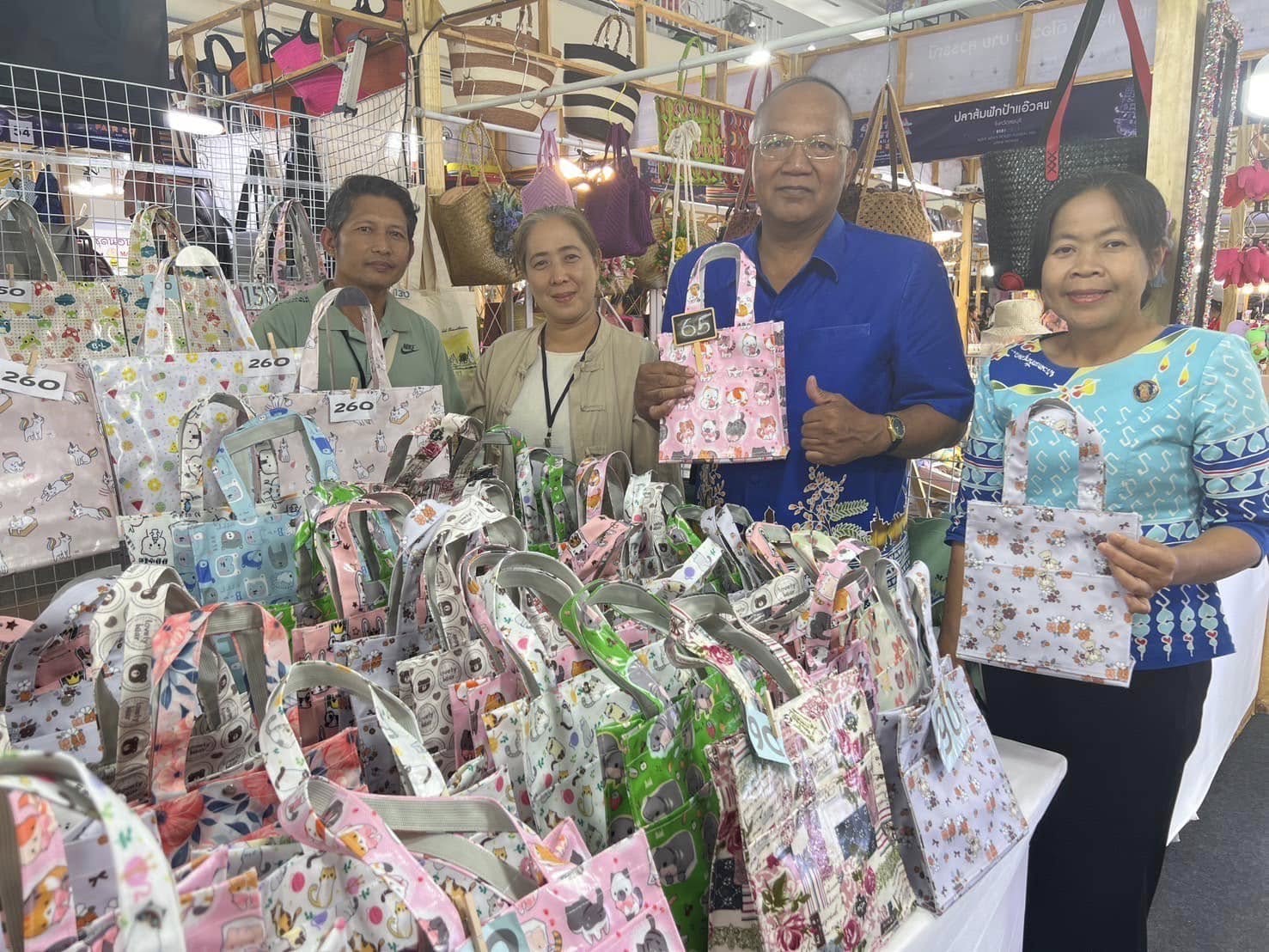 พช.อยุธยา รวมพิธีเปิดงานแสดงและจำหน่ายสินค้าและเจรจาจับคู่ธุรกิจ “CENTRAL AND EASTERN THAILAND FAIR 2025”