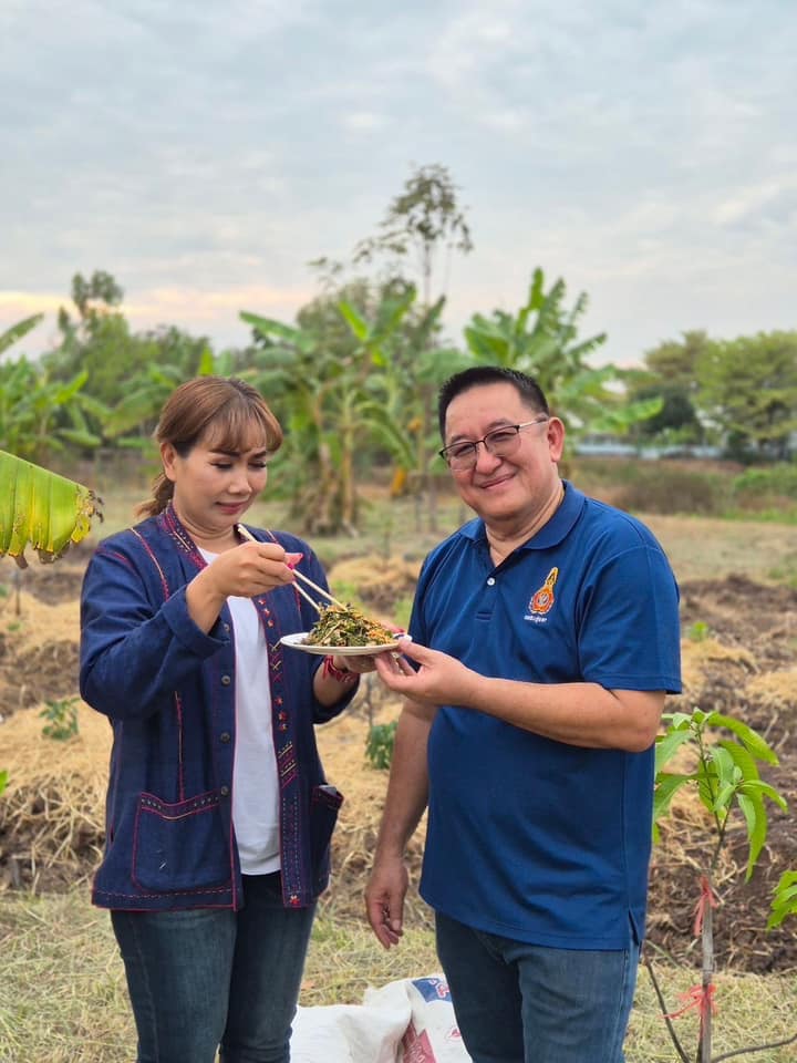 จังหวัดพระนครศรีอยุธยา จัดกิจกรรม KICK OFF “ผู้นำต้องทำก่อน“ ขับเคลื่อนการน้อมนำแนวพระราชดำริของสมเด็จพระกนิษฐาธิราชเจ้า กรมสมเด็จพระเทพรัตนราชสุดา ฯ สยามบรมราชกุมารี ปลูกผักสวนครัว เพื่อสร้างความมั่นคงทางอาหาร