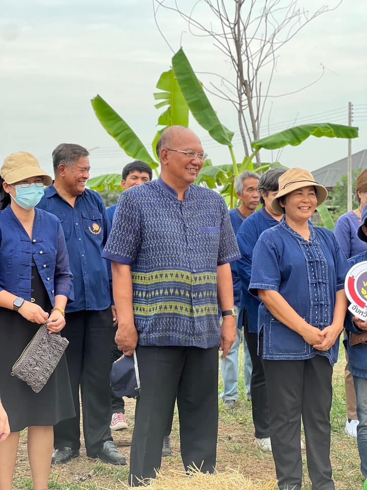 จังหวัดพระนครศรีอยุธยา จัดกิจกรรม KICK OFF “ผู้นำต้องทำก่อน“ ขับเคลื่อนการน้อมนำแนวพระราชดำริของสมเด็จพระกนิษฐาธิราชเจ้า กรมสมเด็จพระเทพรัตนราชสุดา ฯ สยามบรมราชกุมารี ปลูกผักสวนครัว เพื่อสร้างความมั่นคงทางอาหาร