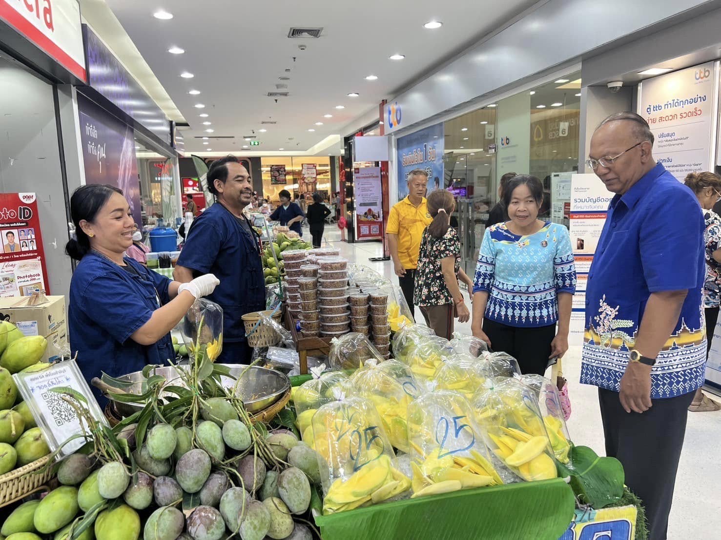 พช.อยุธยา เยี่ยมชมและสนับสนุนผู้ประกอบการที่เข้าร่วมกิจกรรม “Ayutthaya Farmer Market เพื่อส่งเสริมและเพิ่มช่องทางการตลาดผลิตภัณฑ์ชุมชน ณ ศูนย์การค้าอยุธยาซิตี้พาร์ค
