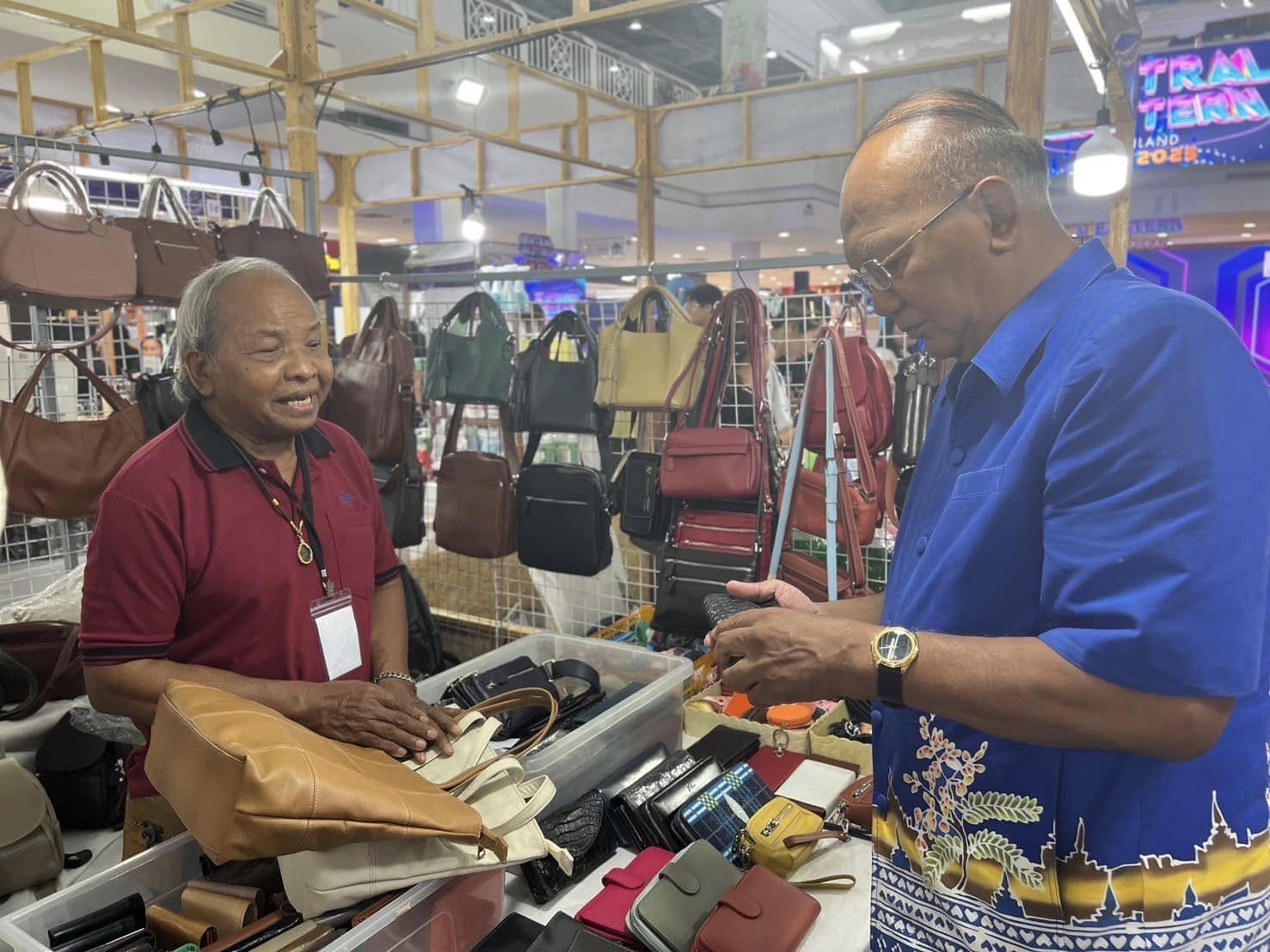 พช.อยุธยา รวมพิธีเปิดงานแสดงและจำหน่ายสินค้าและเจรจาจับคู่ธุรกิจ “CENTRAL AND EASTERN THAILAND FAIR 2025”