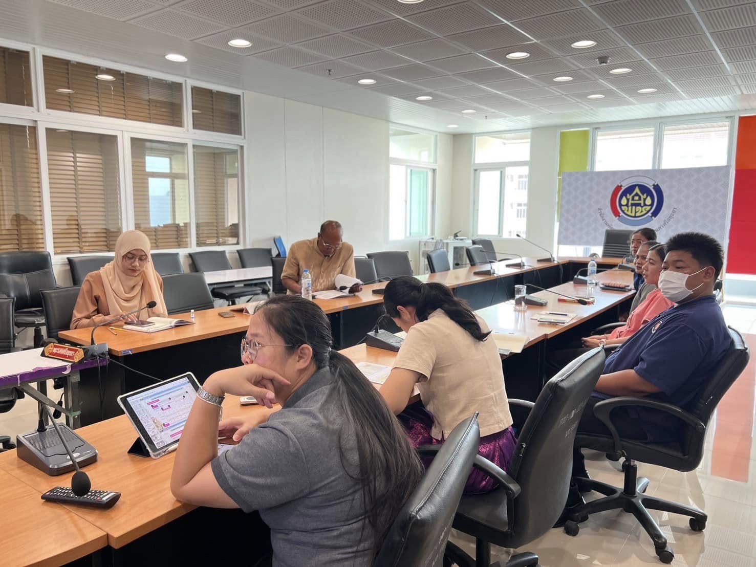 พช.กรุงเก่า ร่วมการประชุมชี้แจงการดำเนินงานกองทุนพัฒนาบทบาทสตรี ประจำปีงบประมาณ 2568 ครั้งที่ 2/2568 ผ่านระบบวีดิทัศน์ทางไกล (Video Conference)