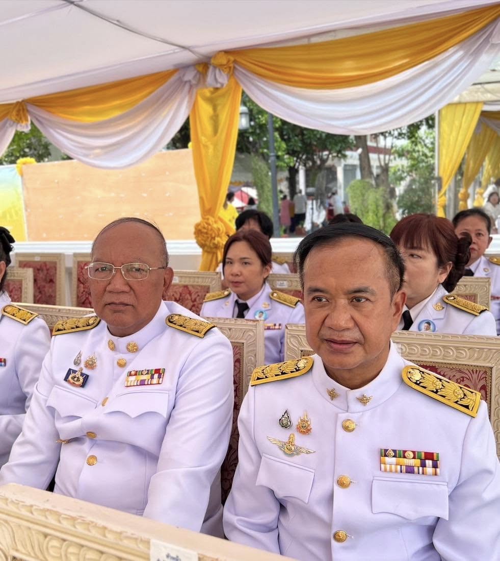 พระบาทสมเด็จพระเจ้าอยู่หัว ทรงพระกรุณาโปรดเกล้าฯ ให้ นายนุรักษ์ มาประณีต องคมนตรี ผู้เชิญสัญญาบัตร พัดยศ และผ้าไตร ถวายแด่พระธรรมวชิรวิจิตร เจ้าอาวาสวัดเสนาสนาราม ราชวรวิหาร และพระวชิรจริยาภรณ์ เจ้าอาวาสวัดเสาธงทอง