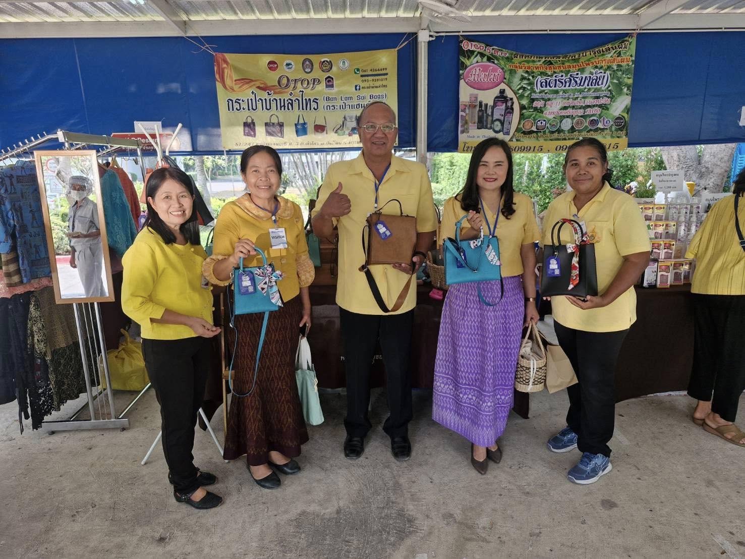 พช.กรุงเก่า จัดกิจกรรม “OTOP TO FACTORY 2025” เปิดตลาดจำหน่ายสินค้า OTOP ณ มินิแบ บางปะอิน