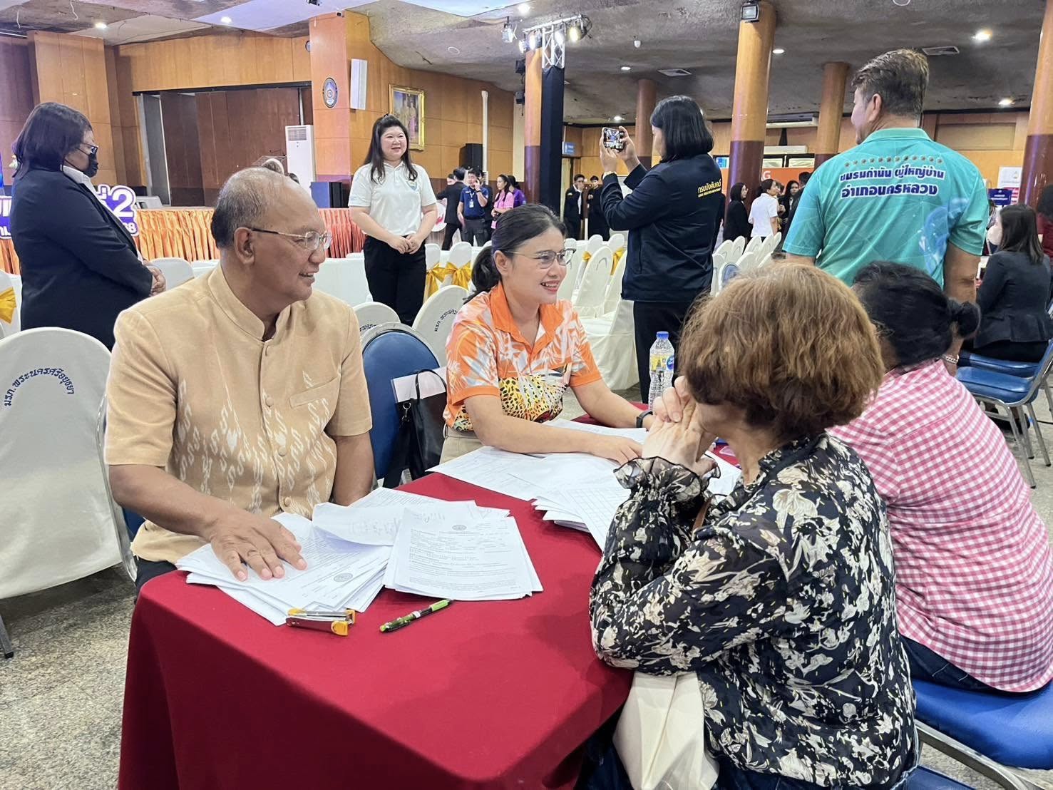 พช.อยุธยา ร่วมจัดบูธกองทุนพัฒนาบทบาทสตรี ภายในงาน”มหกรรมแก้หนี้ สร้างวิถีแห่งความเป็นธรรม” ปีที่ 2 จังหวัดพระนครศรีอยุธยา